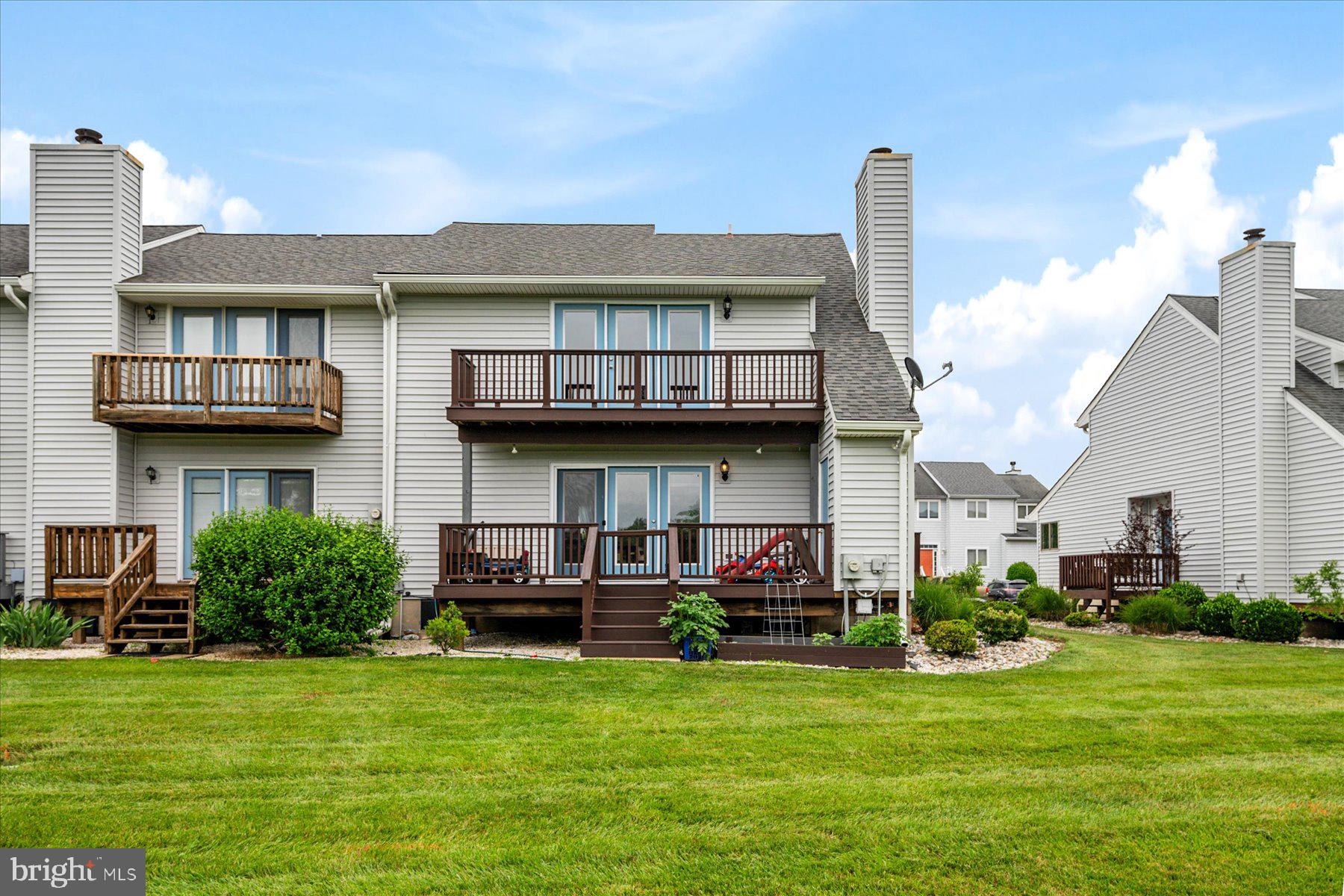 THOMPSON CREEK CONDOS - Residential