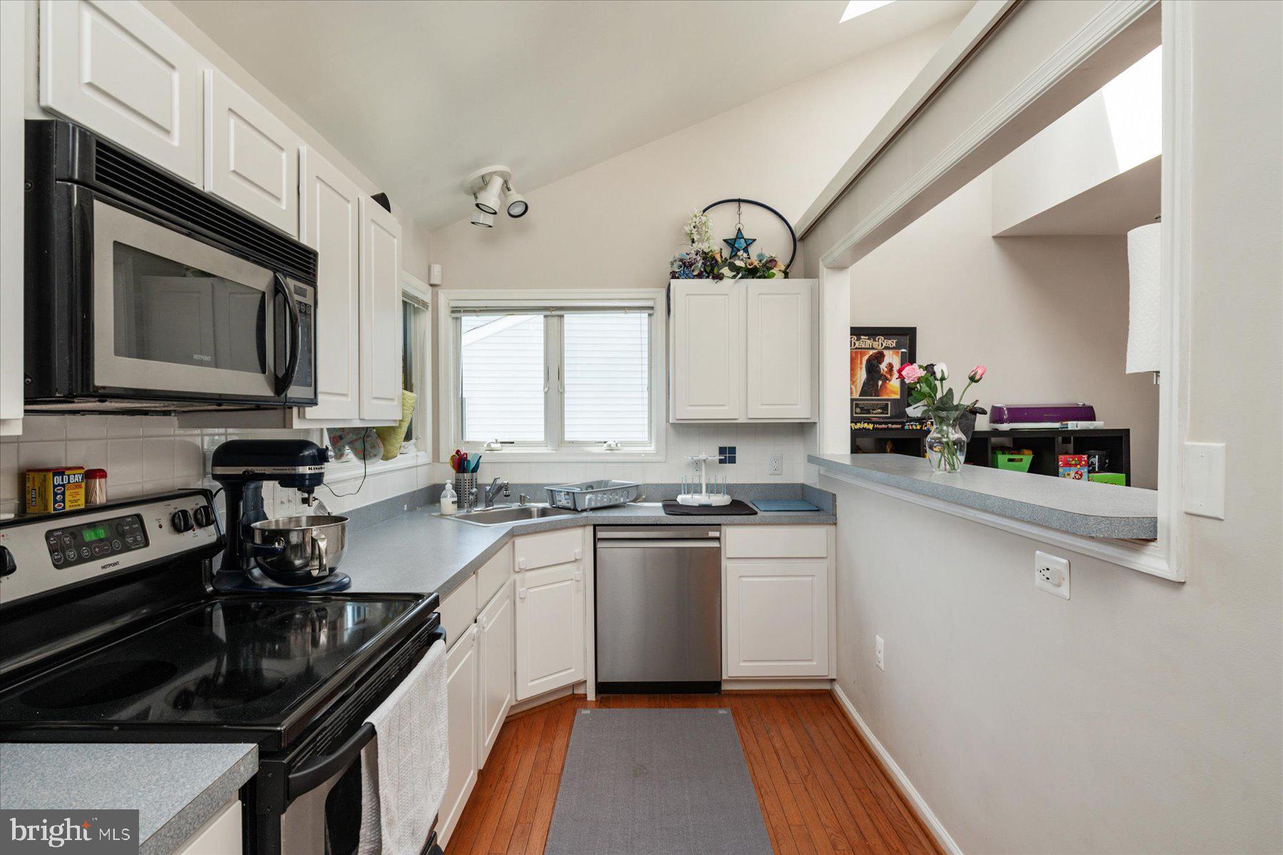 THOMPSON CREEK CONDOS - Residential