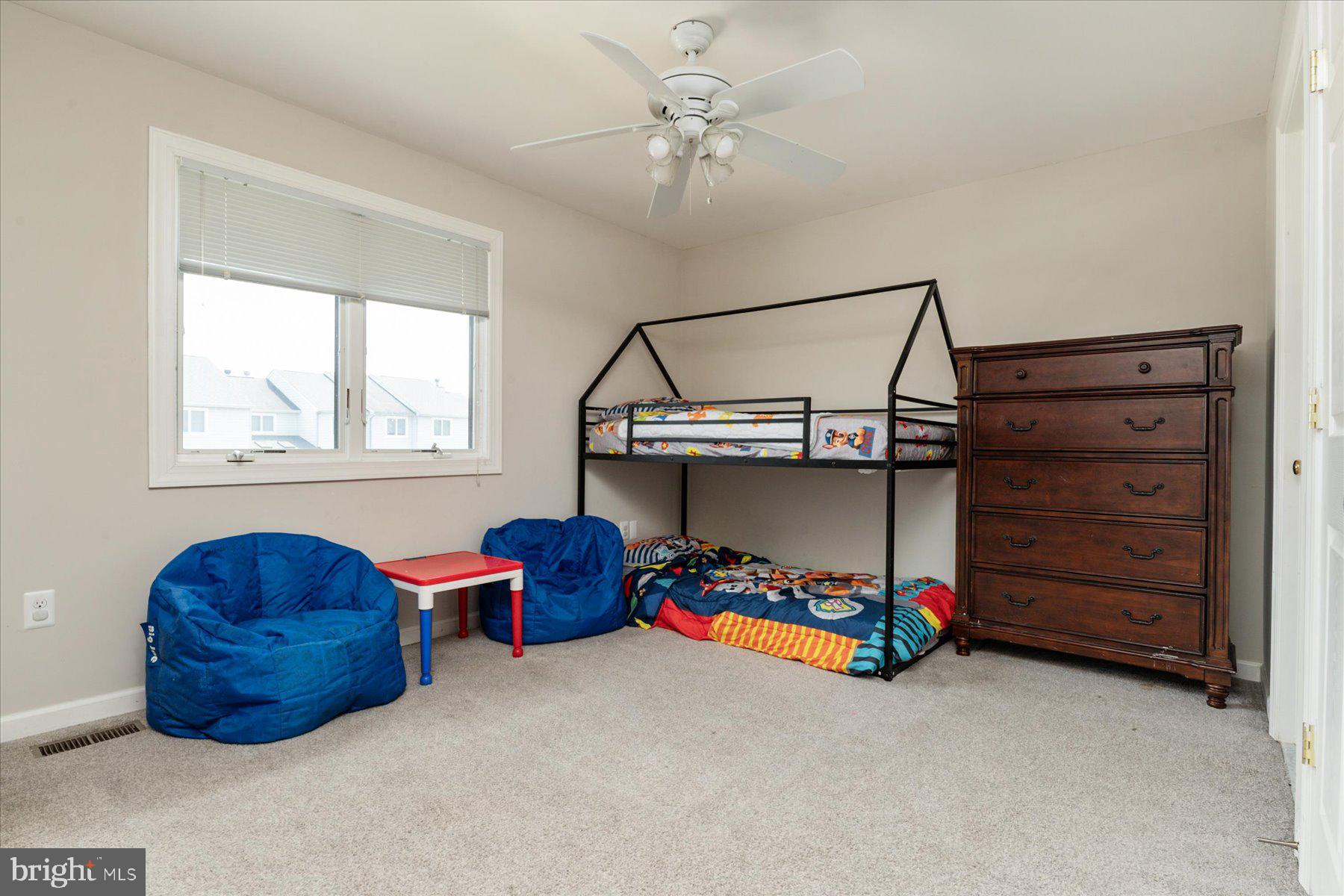THOMPSON CREEK CONDOS - Residential