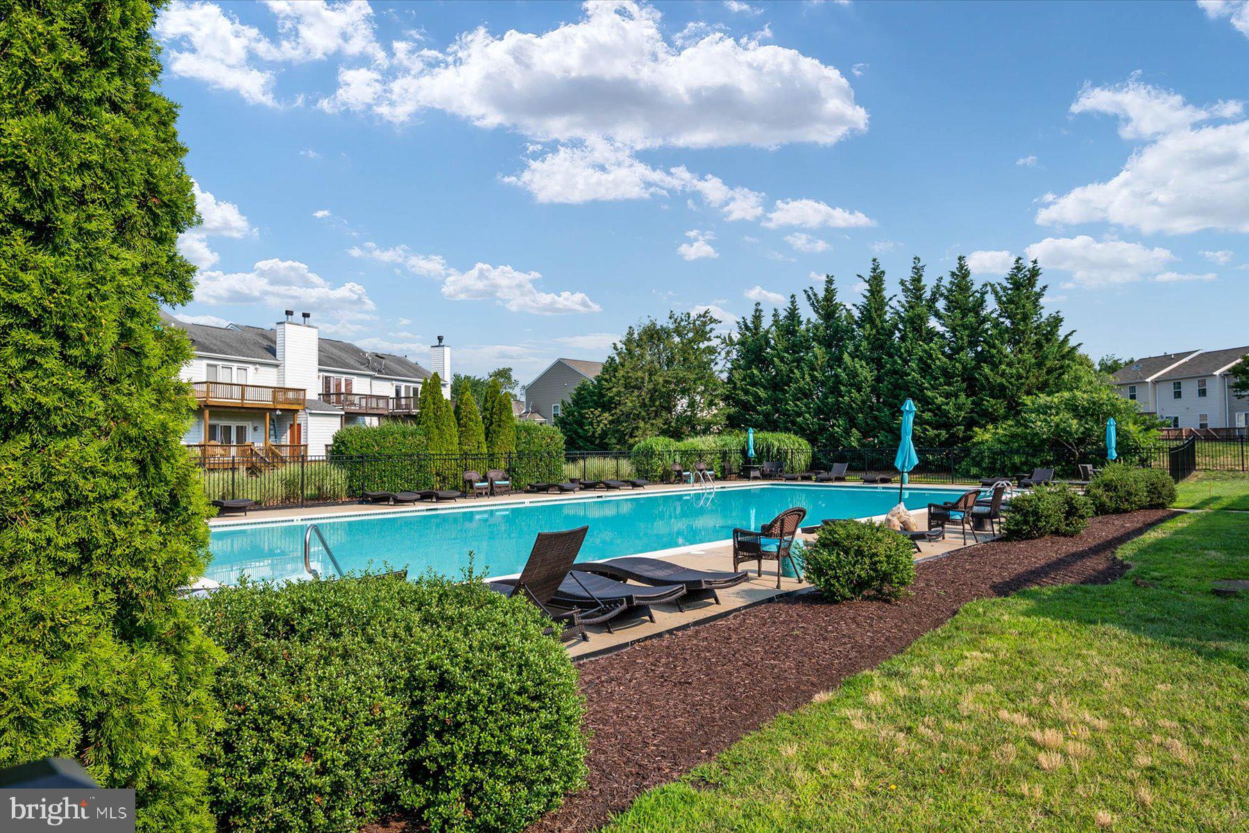 THOMPSON CREEK CONDOS - Residential