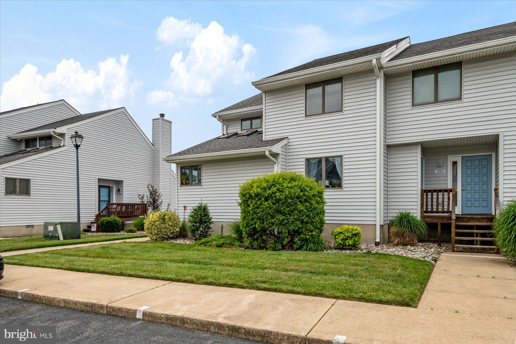 THOMPSON CREEK CONDOS - Residential