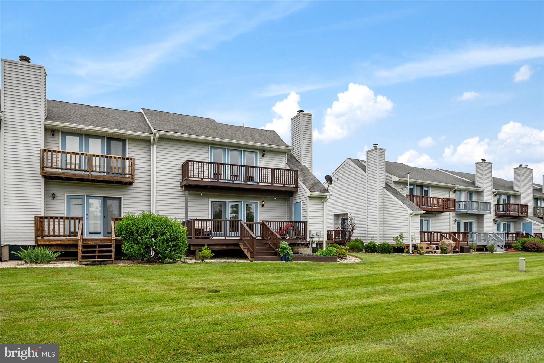 THOMPSON CREEK CONDOS - Residential
