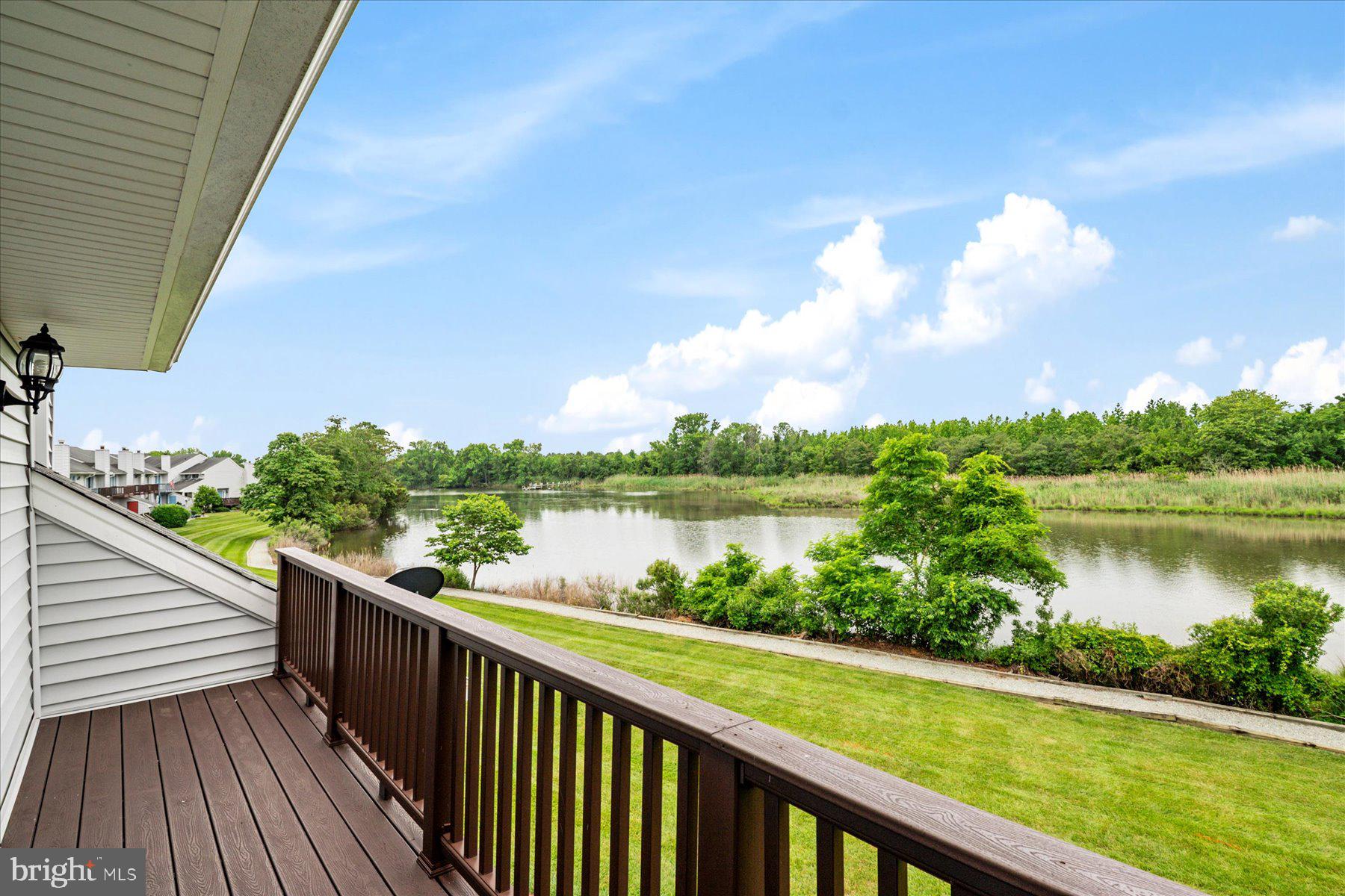 THOMPSON CREEK CONDOS - Residential