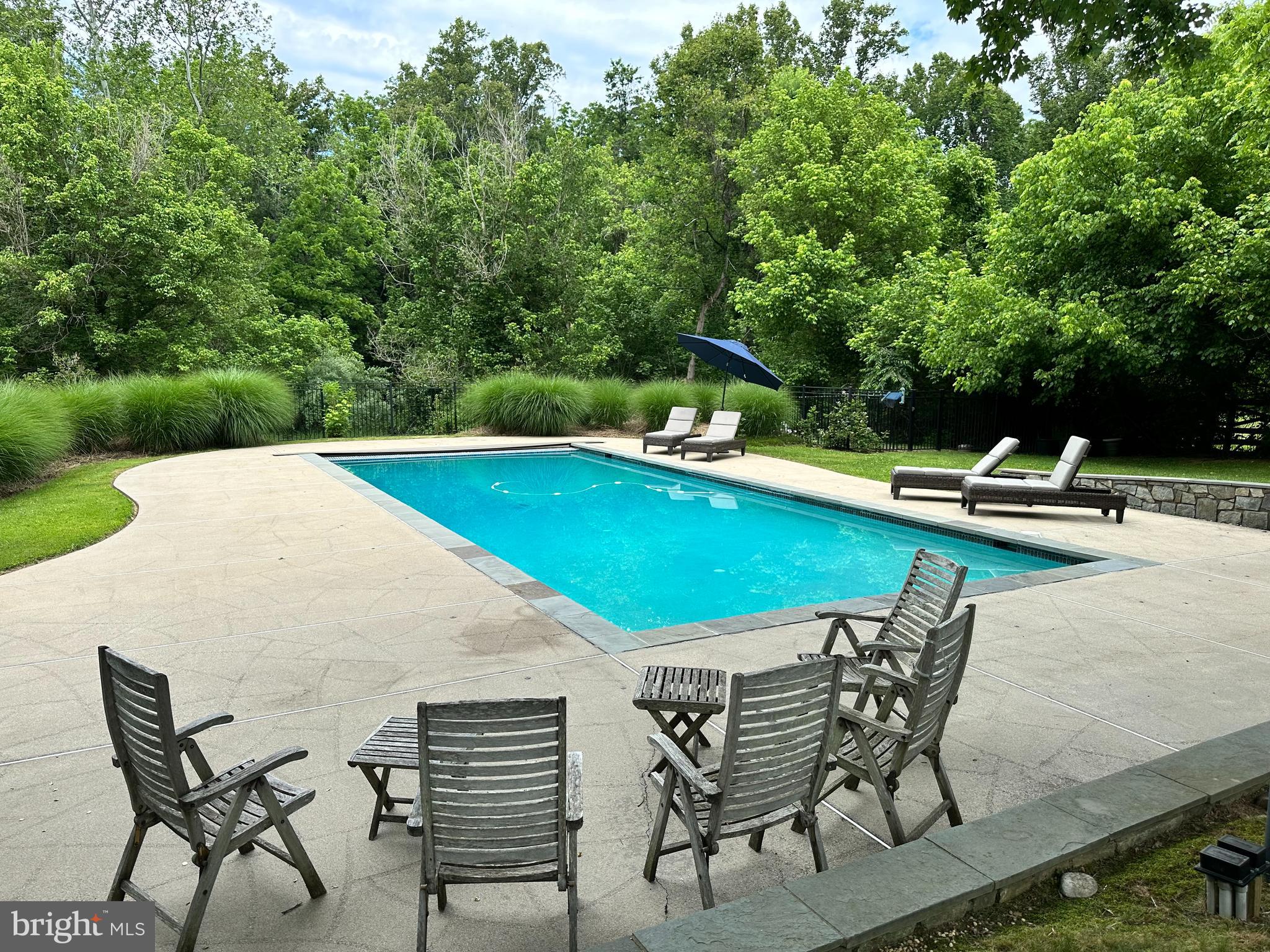 RIVERS EDGE - Residential