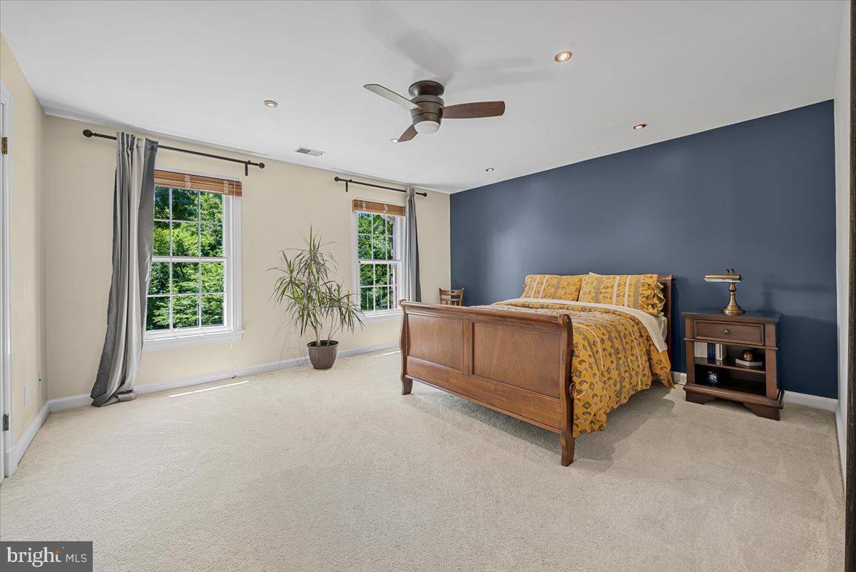 RIVERS EDGE - Residential