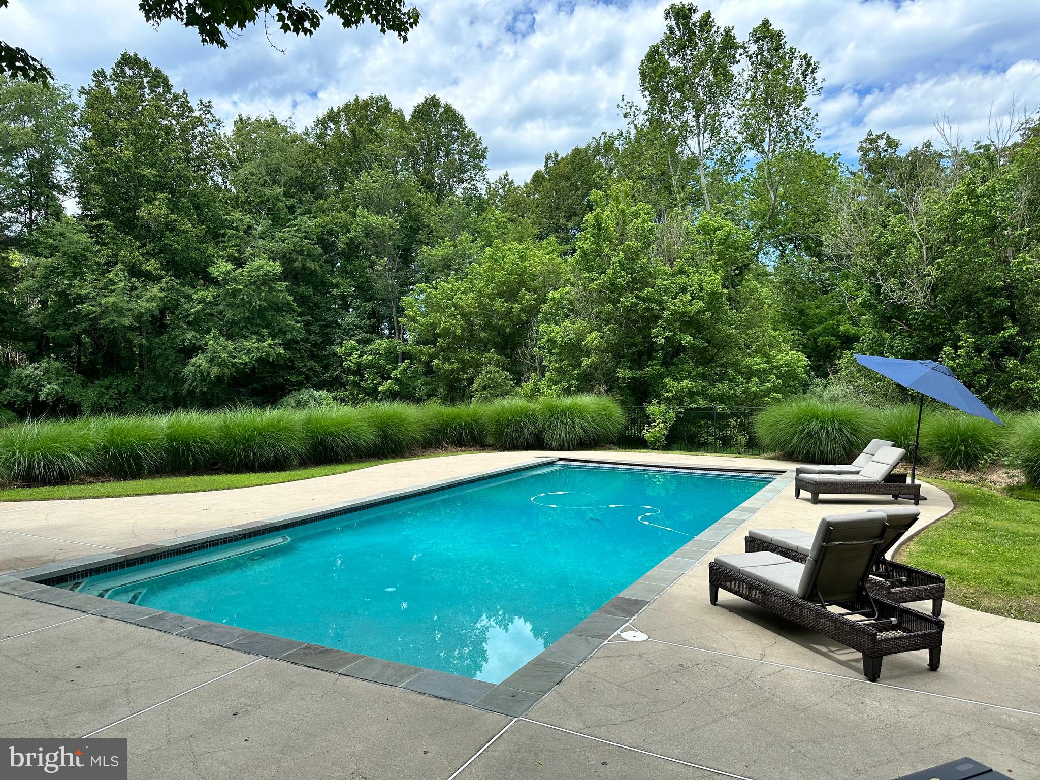 RIVERS EDGE - Residential