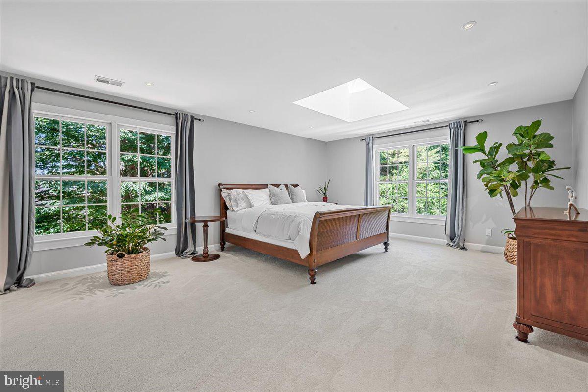 RIVERS EDGE - Residential