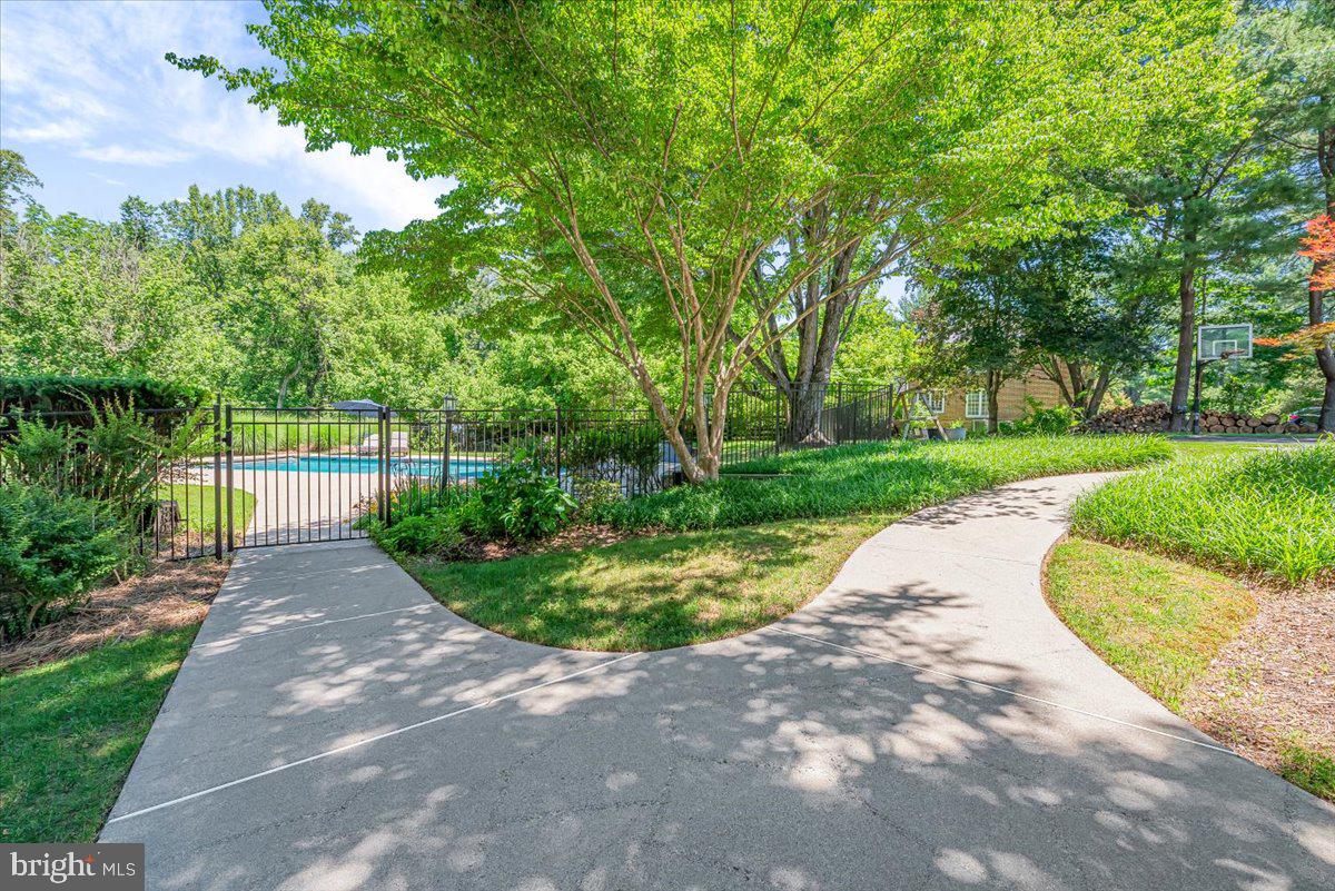 RIVERS EDGE - Residential