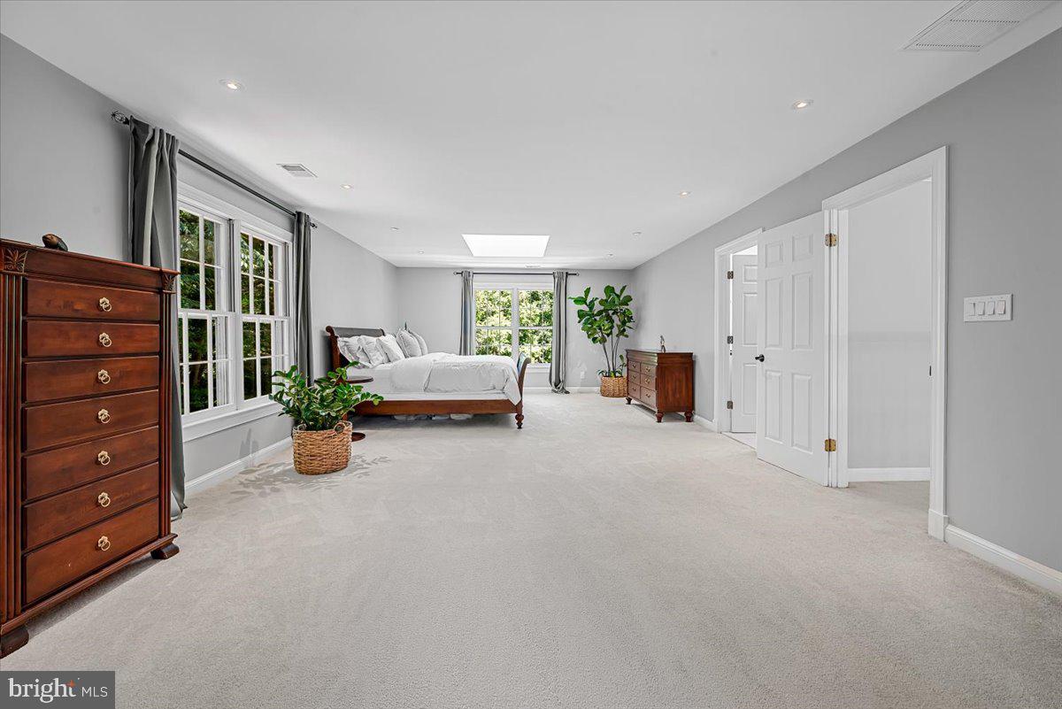 RIVERS EDGE - Residential