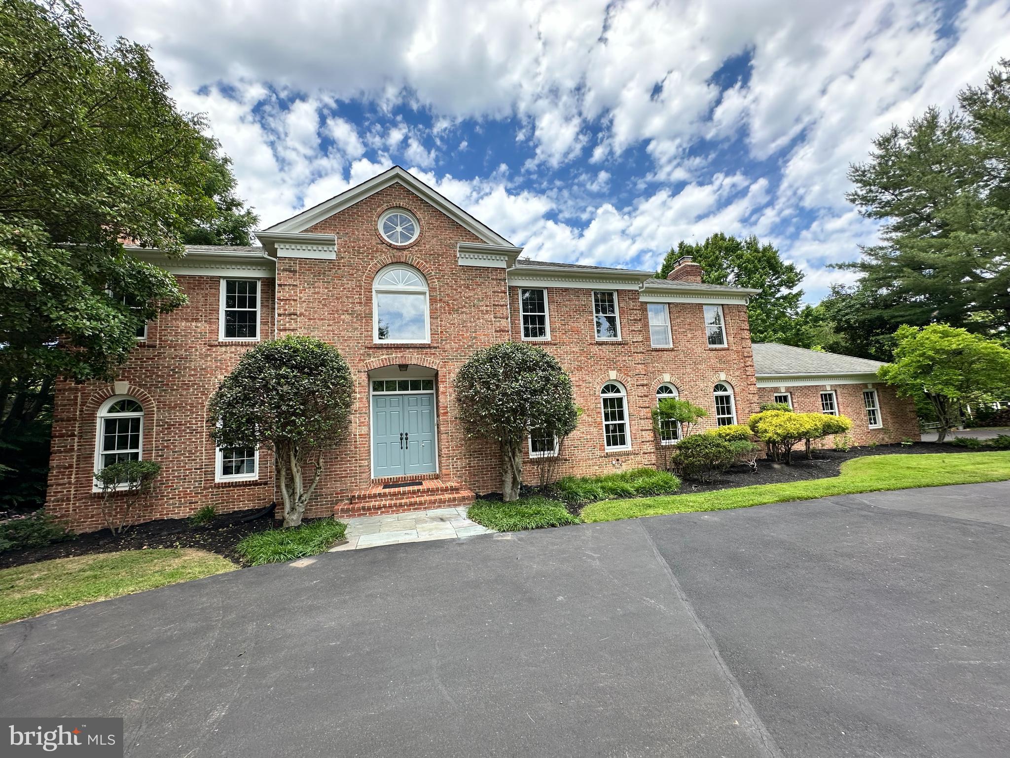 RIVERS EDGE - Residential