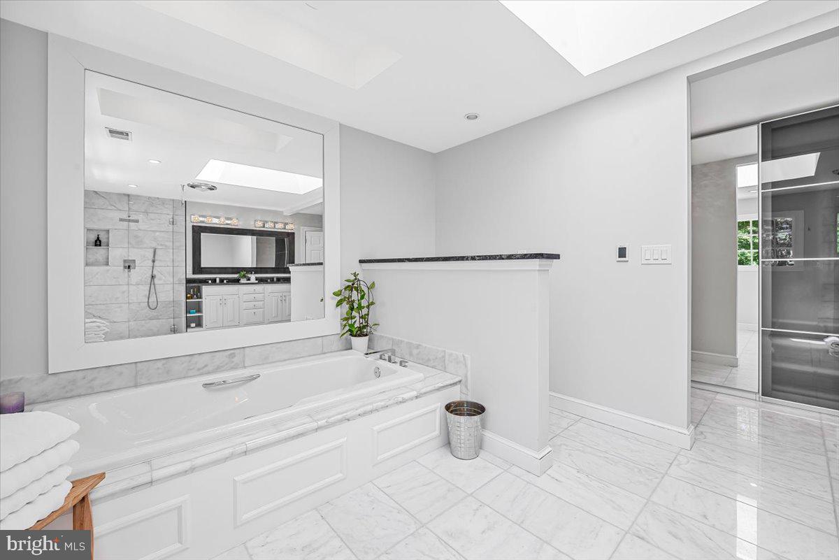 RIVERS EDGE - Residential