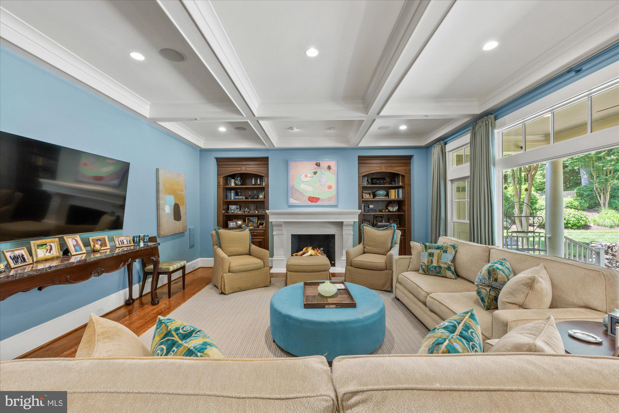 WILLIAMSBURG GARDENS - Residential