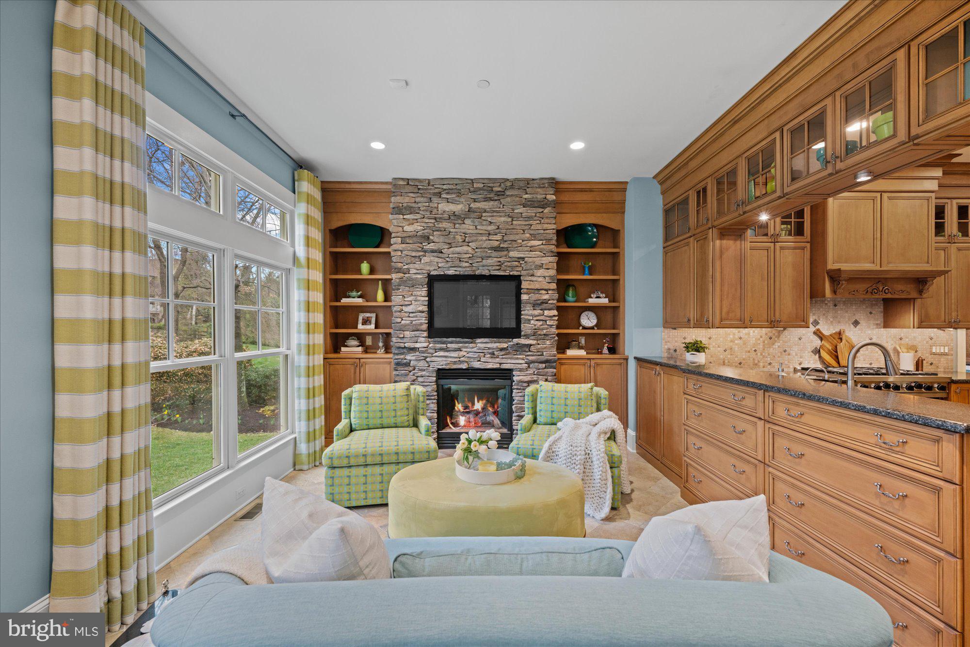 WILLIAMSBURG GARDENS - Residential