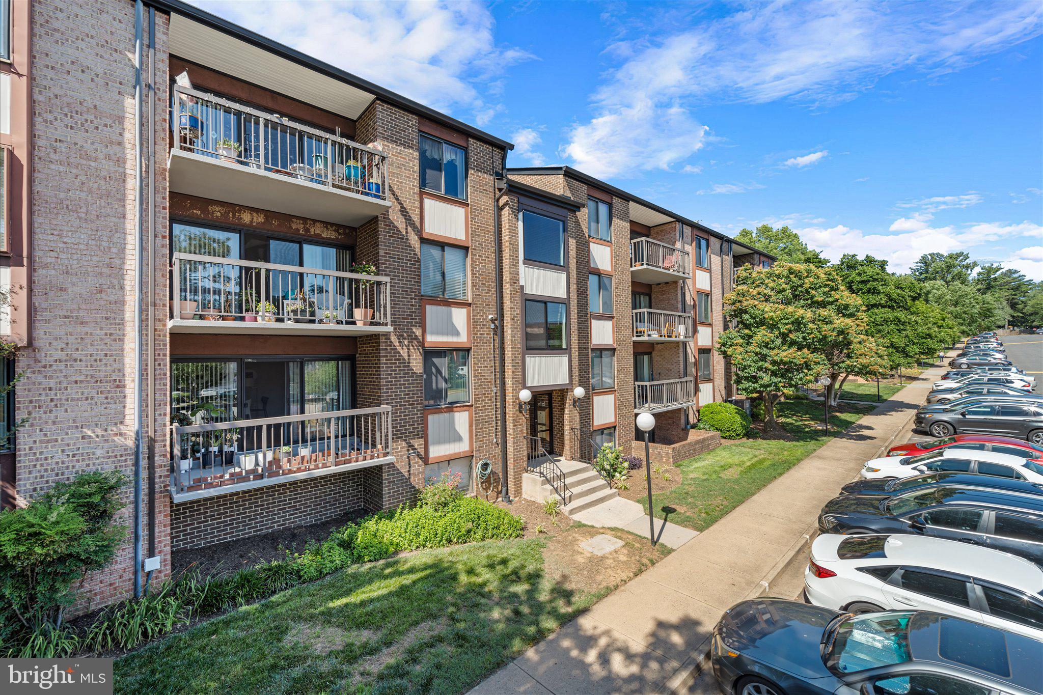 HAWTHORNE VILLAGE - Residential