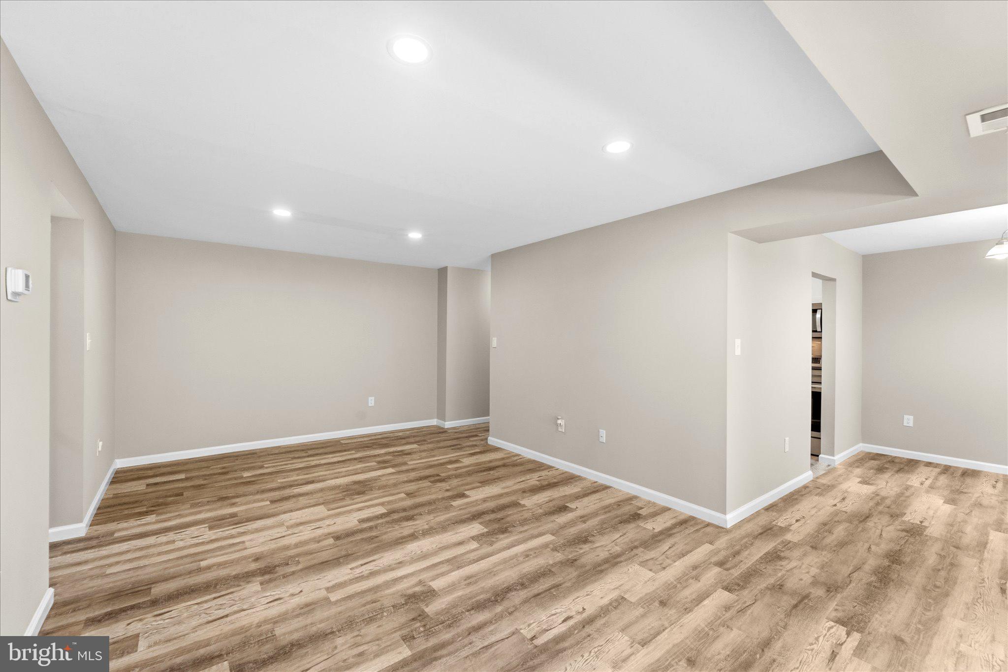 HAWTHORNE VILLAGE - Residential