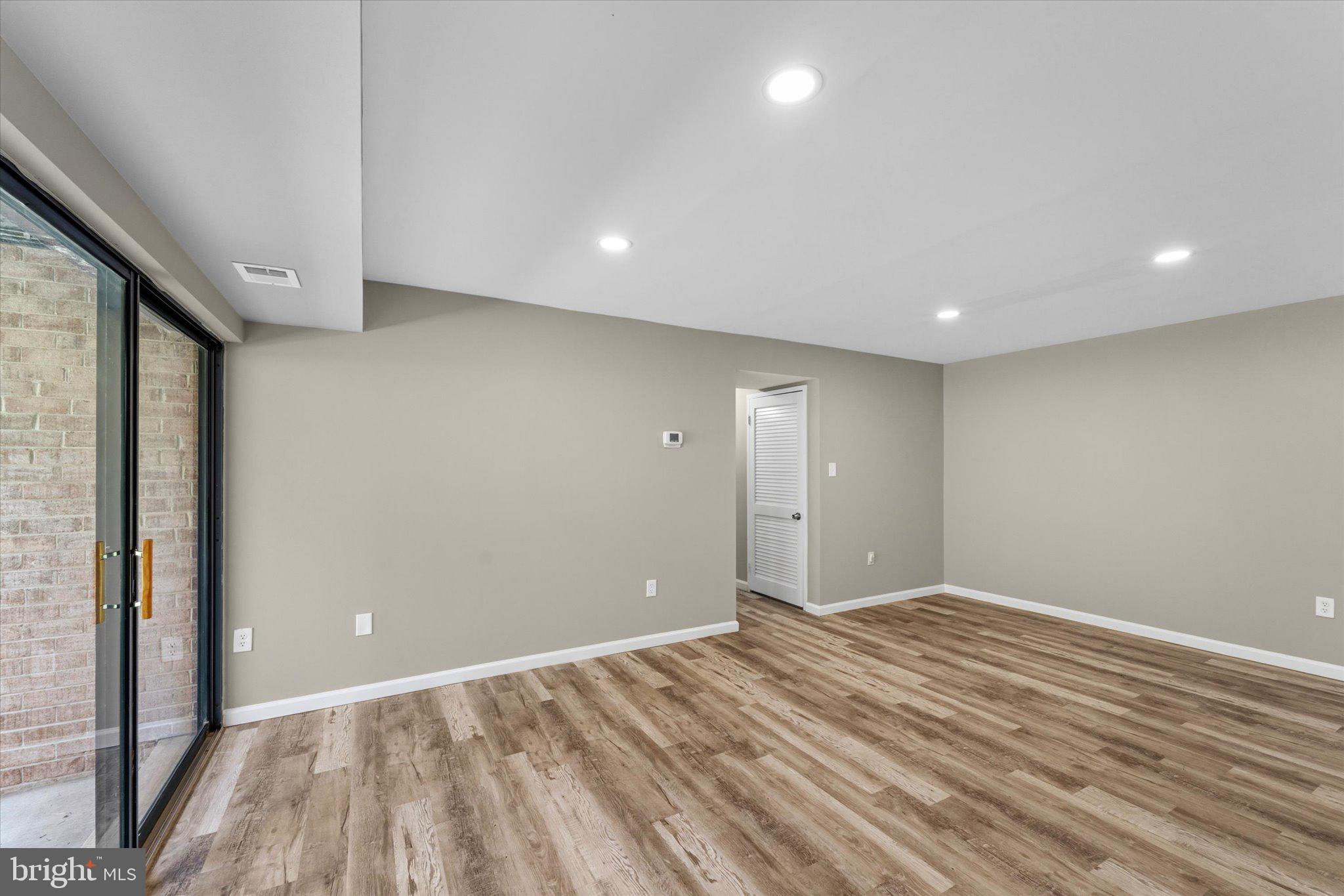 HAWTHORNE VILLAGE - Residential