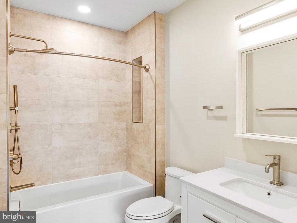 CHEVY CHASE VILLAGE - Residential