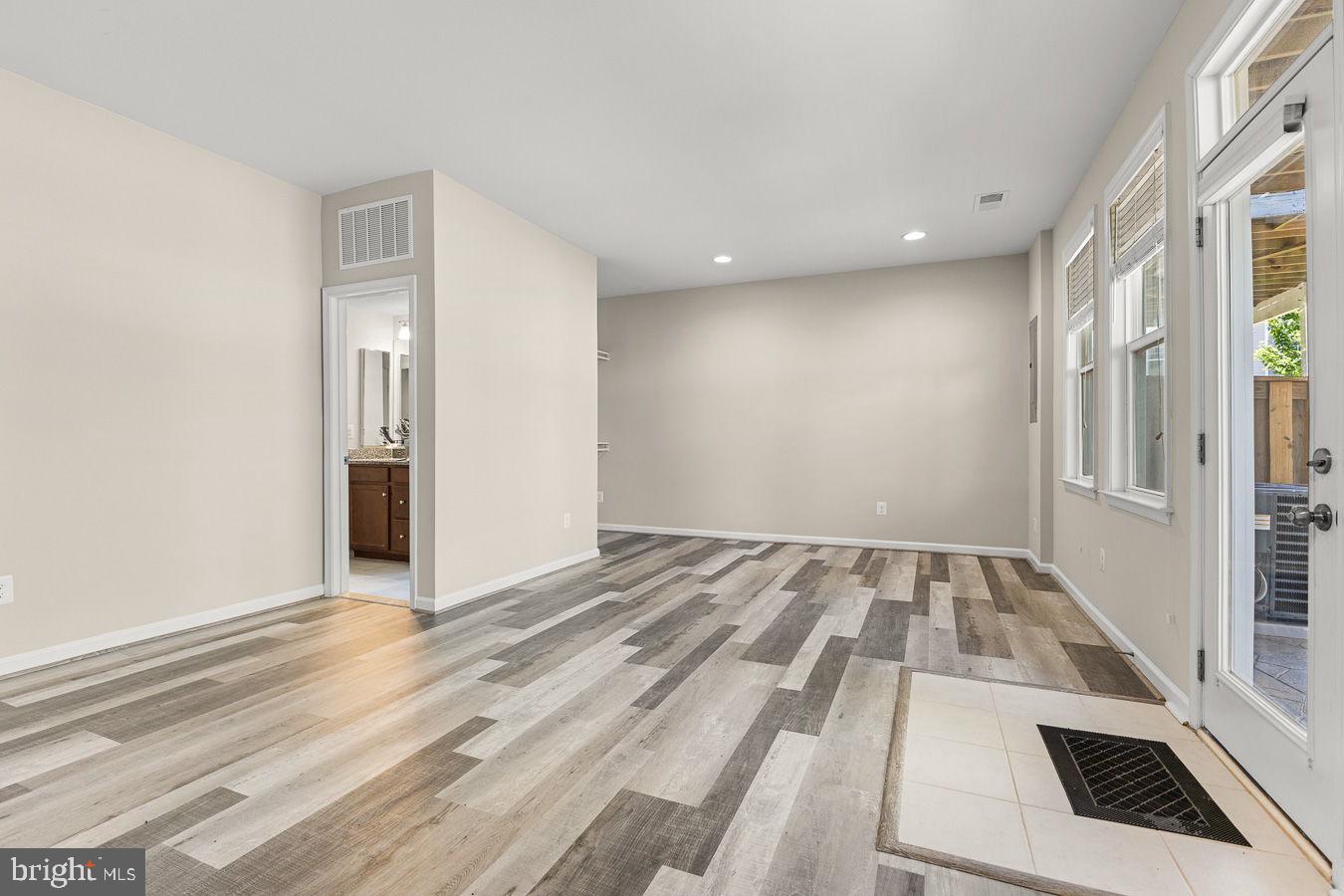STONE RIDGE LAND BAY 3 - Residential