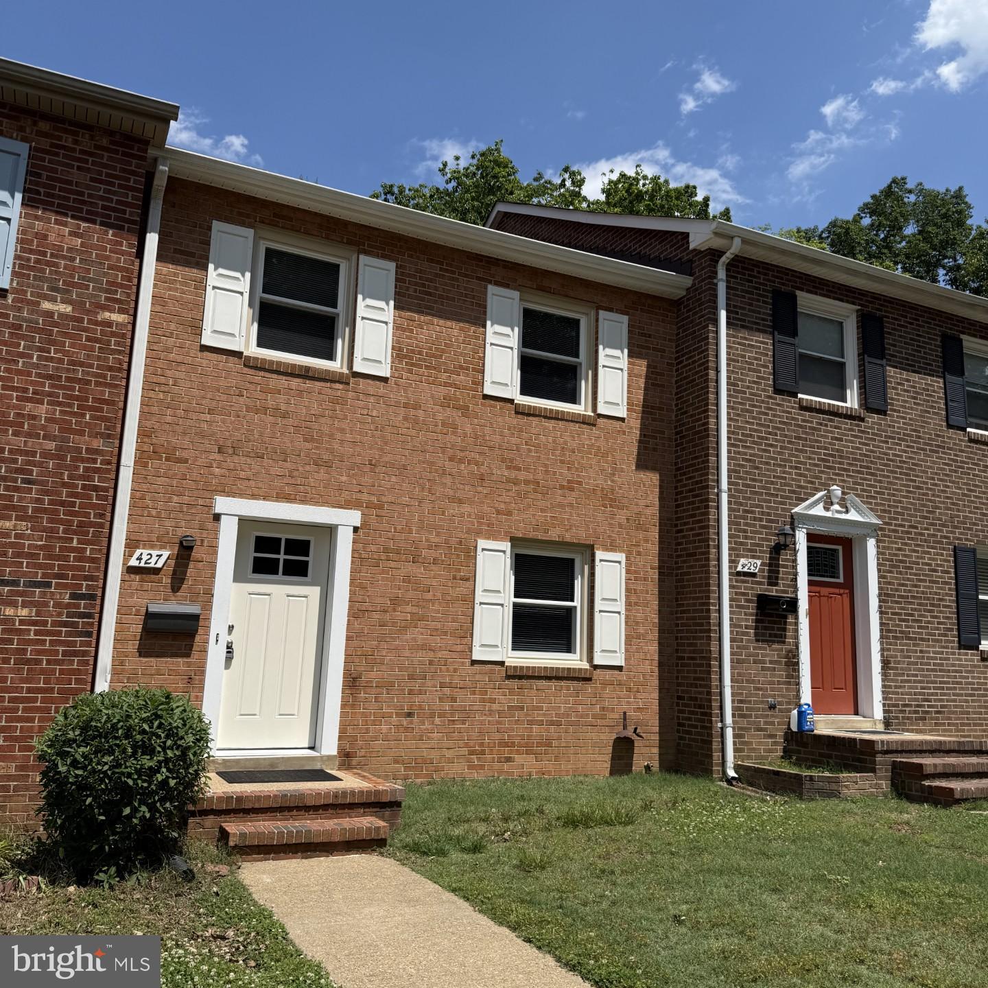 SPRING VALLEY - Residential Lease