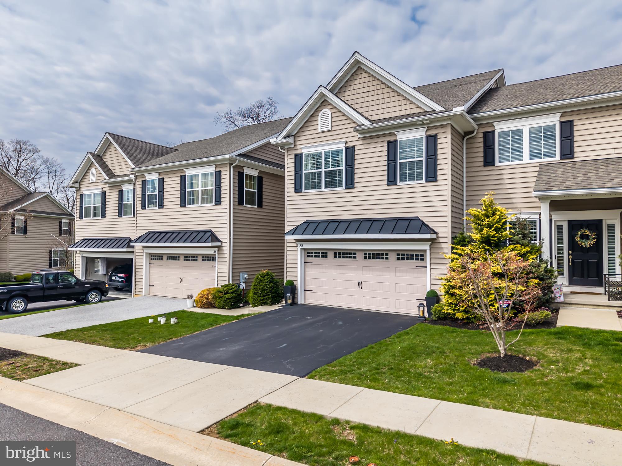 VILLAGE GREENE - Residential