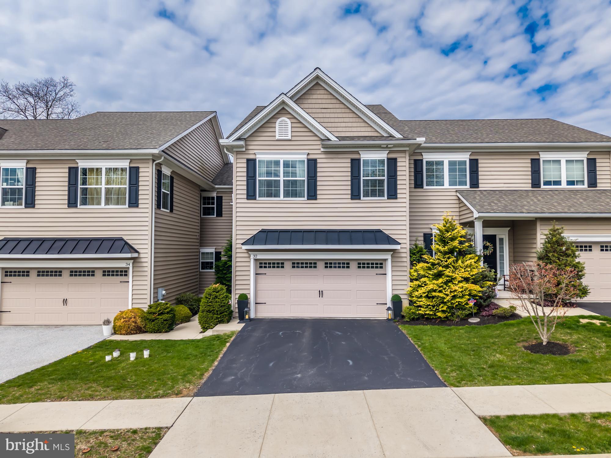 VILLAGE GREENE - Residential