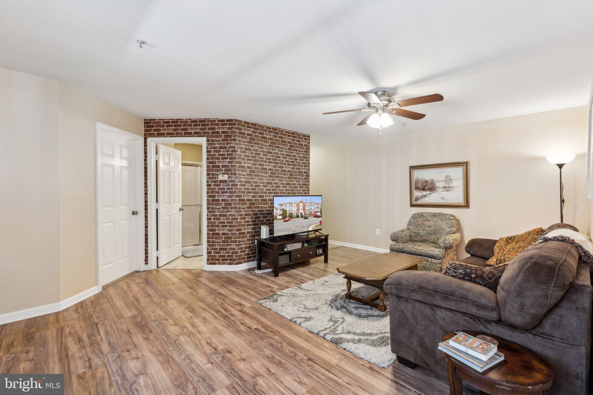 LEESBURG GATEWAY II - Residential Lease