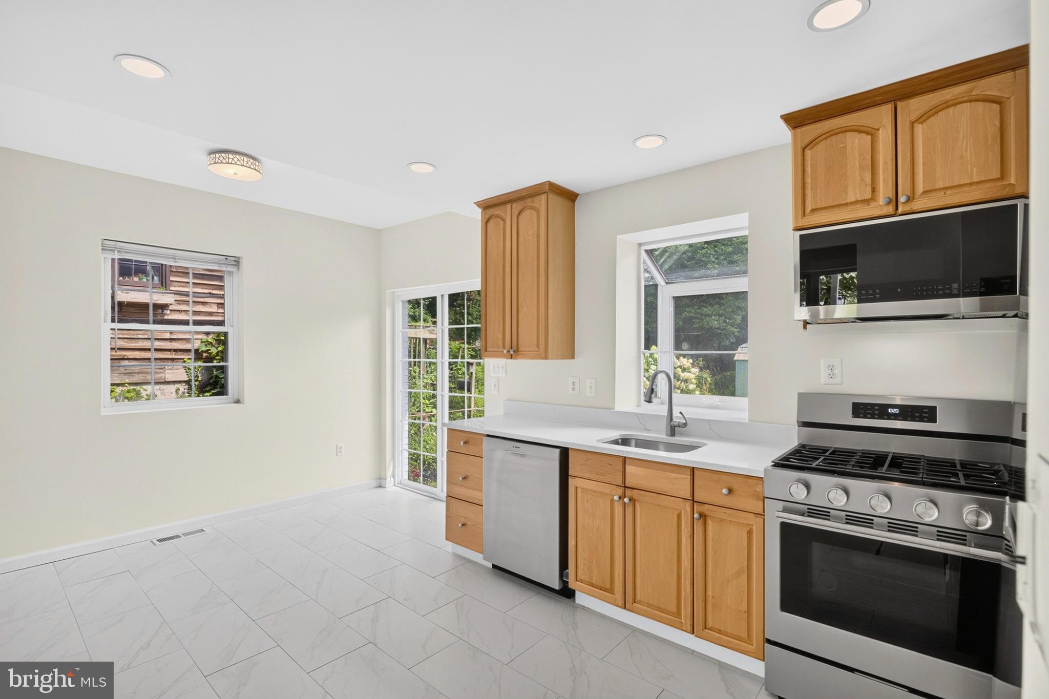 ROCKCREST - Residential