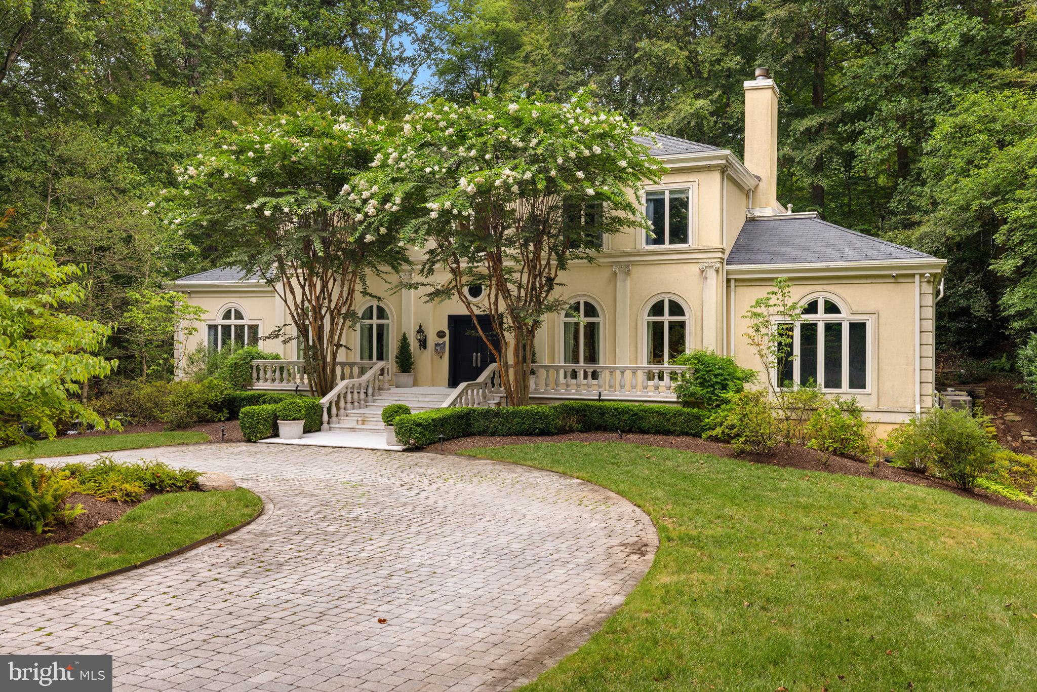 CHAIN BRIDGE - Residential