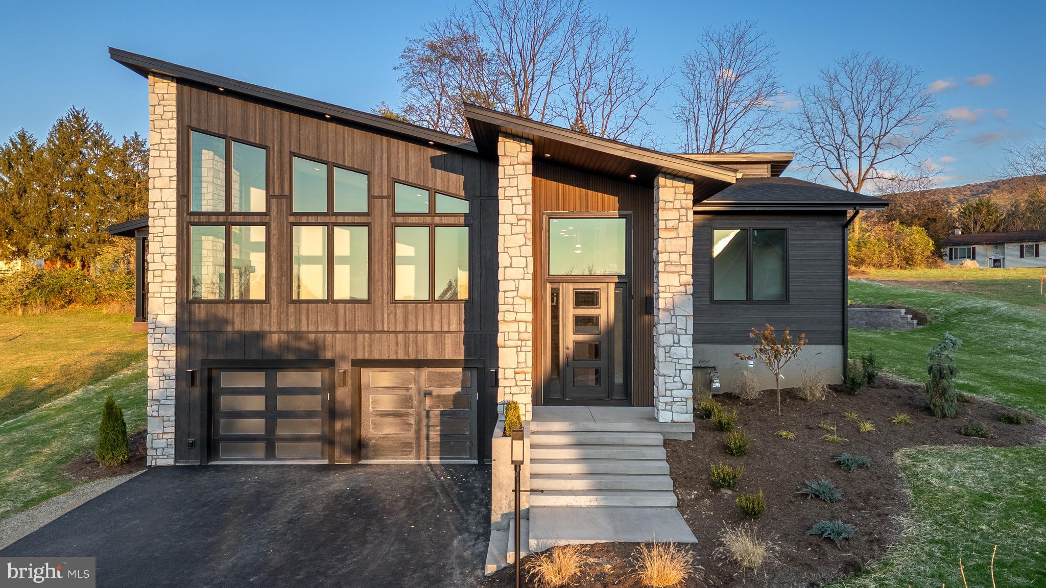 WINFIELD HEIGHTS - Residential