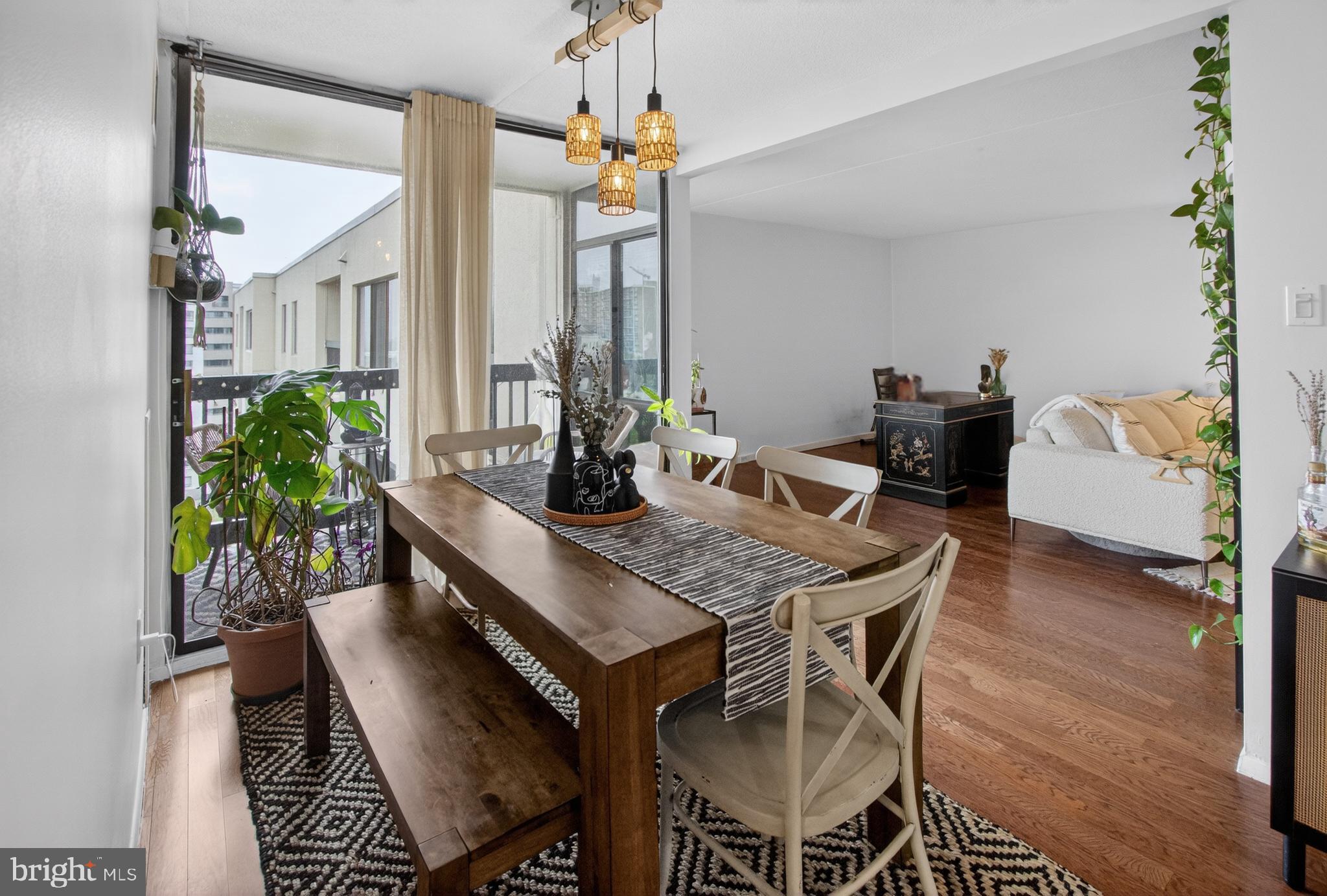 SENTINEL OF LANDMARK - Residential