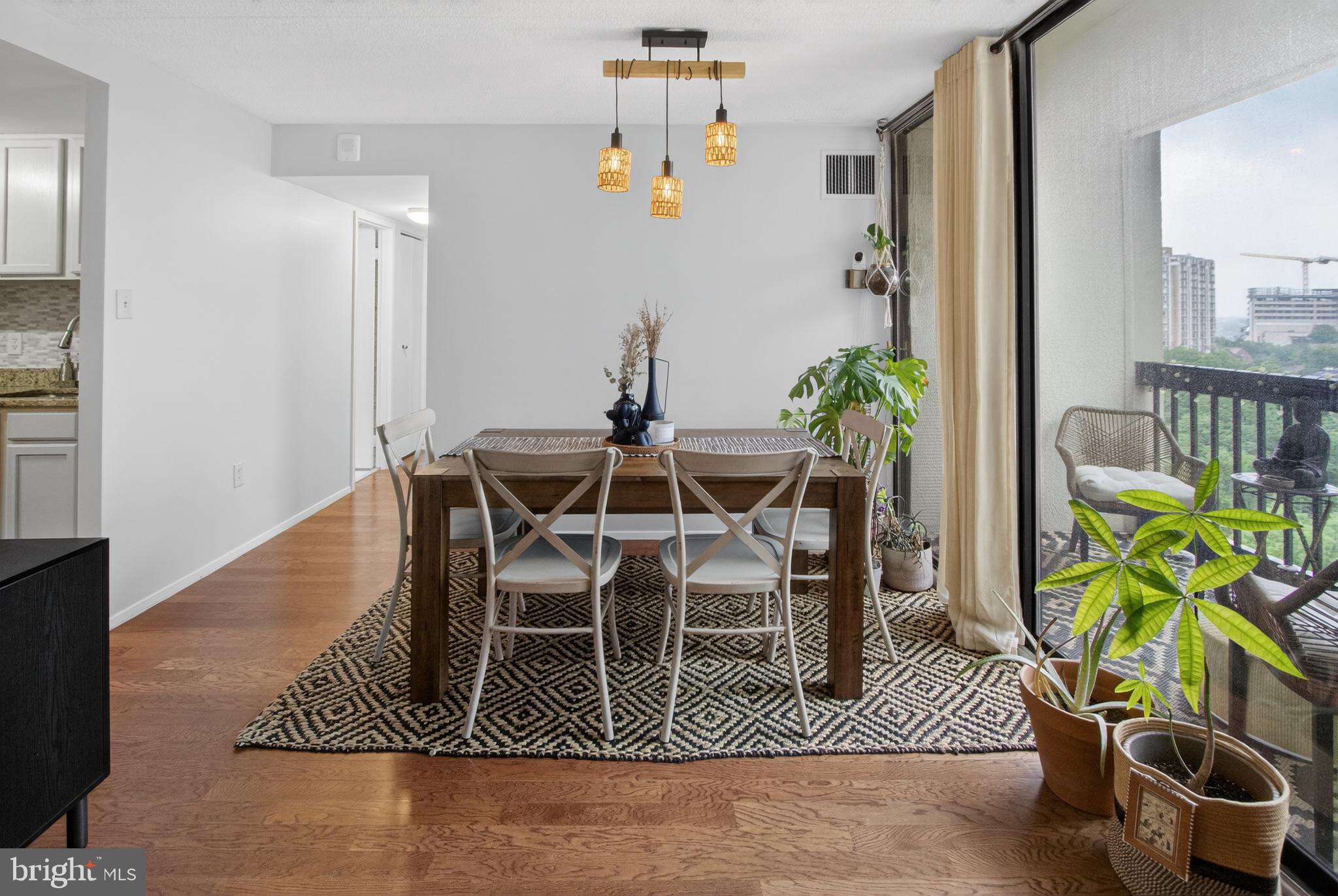 SENTINEL OF LANDMARK - Residential
