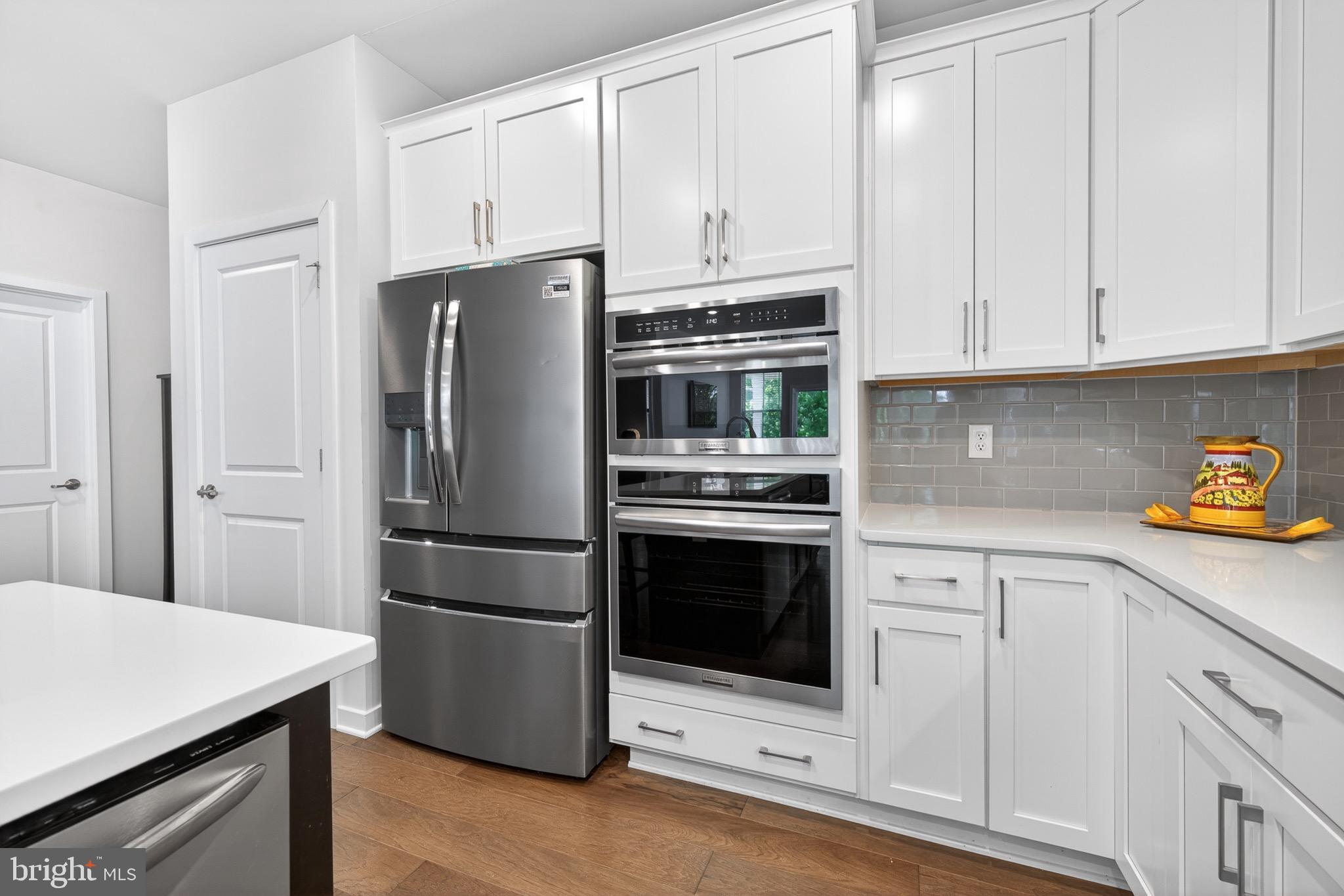 HILLVIEW - Residential