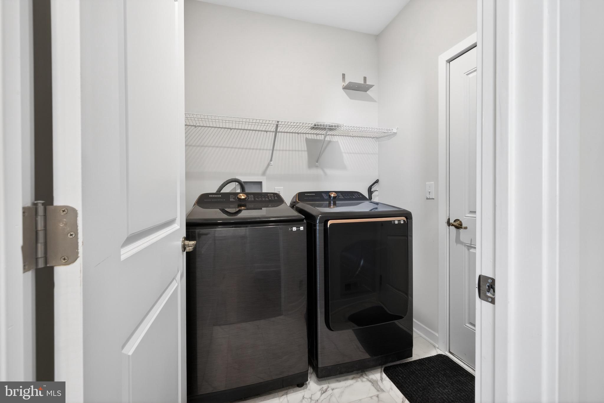 HILLVIEW - Residential
