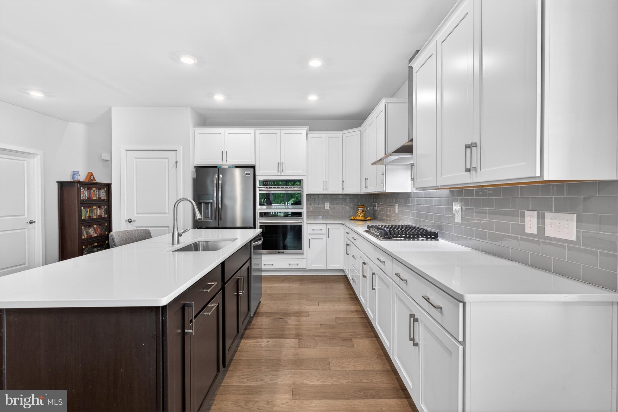 HILLVIEW - Residential