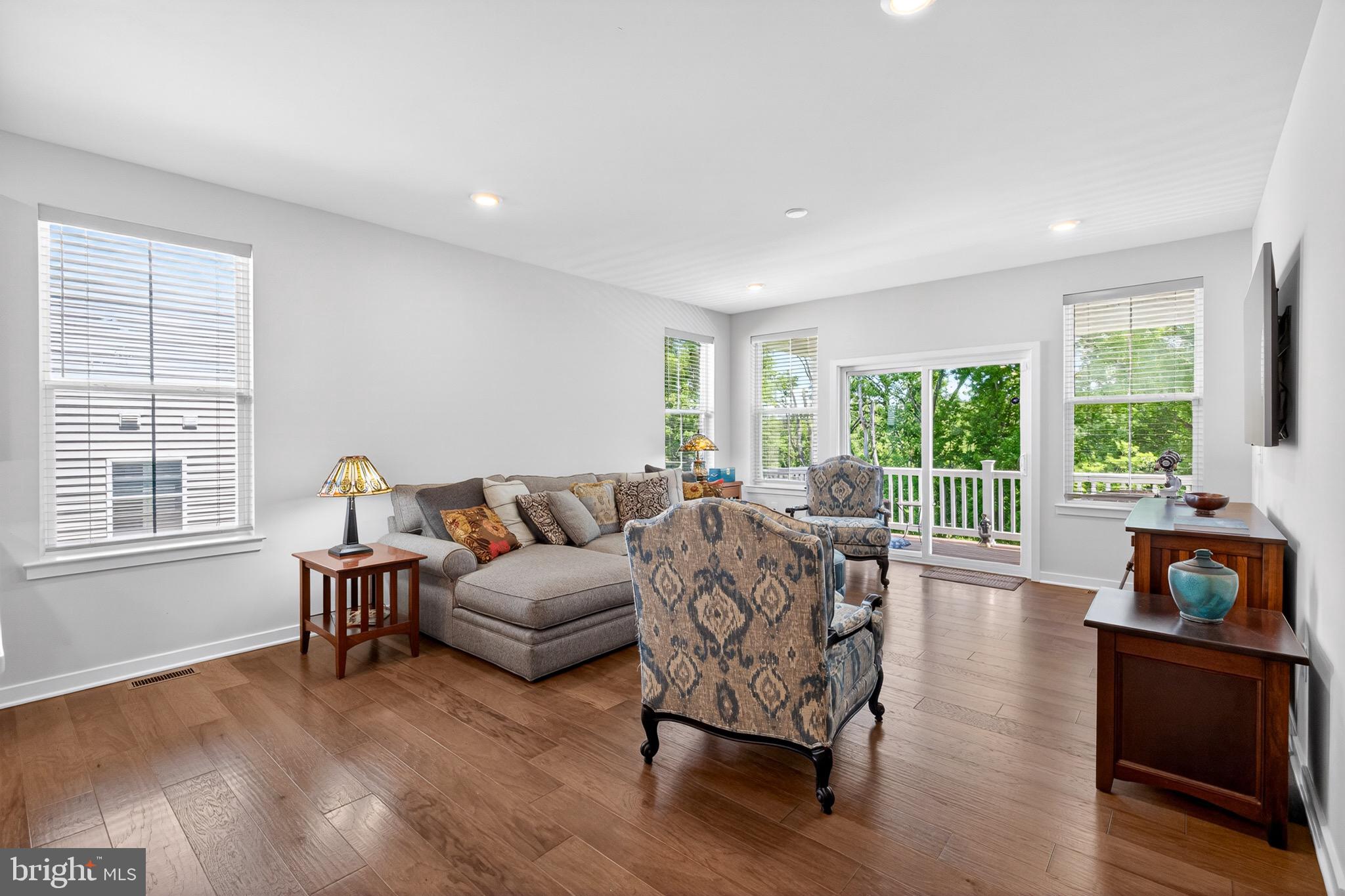 HILLVIEW - Residential