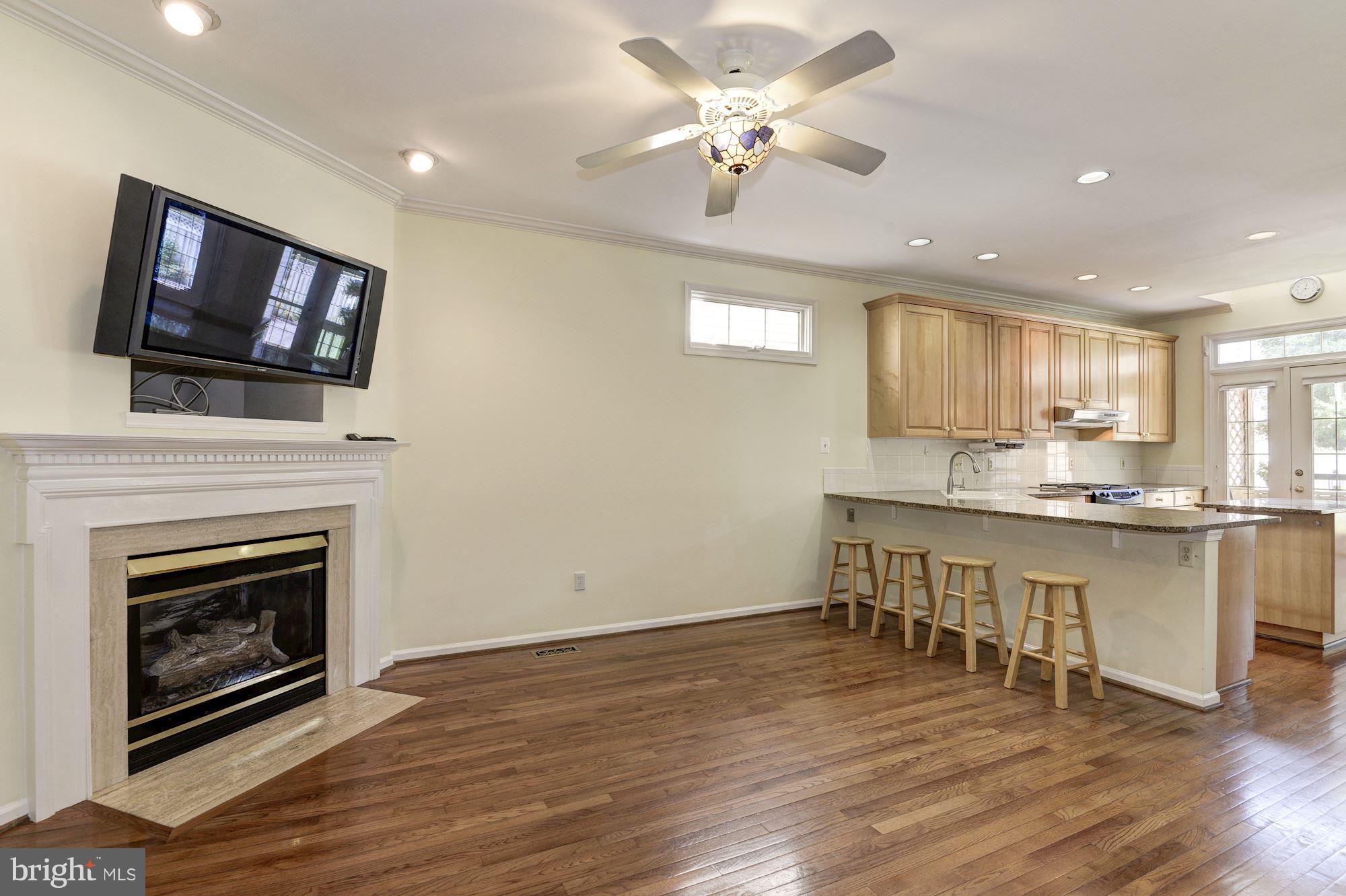 EDGEMOORE - Residential Lease