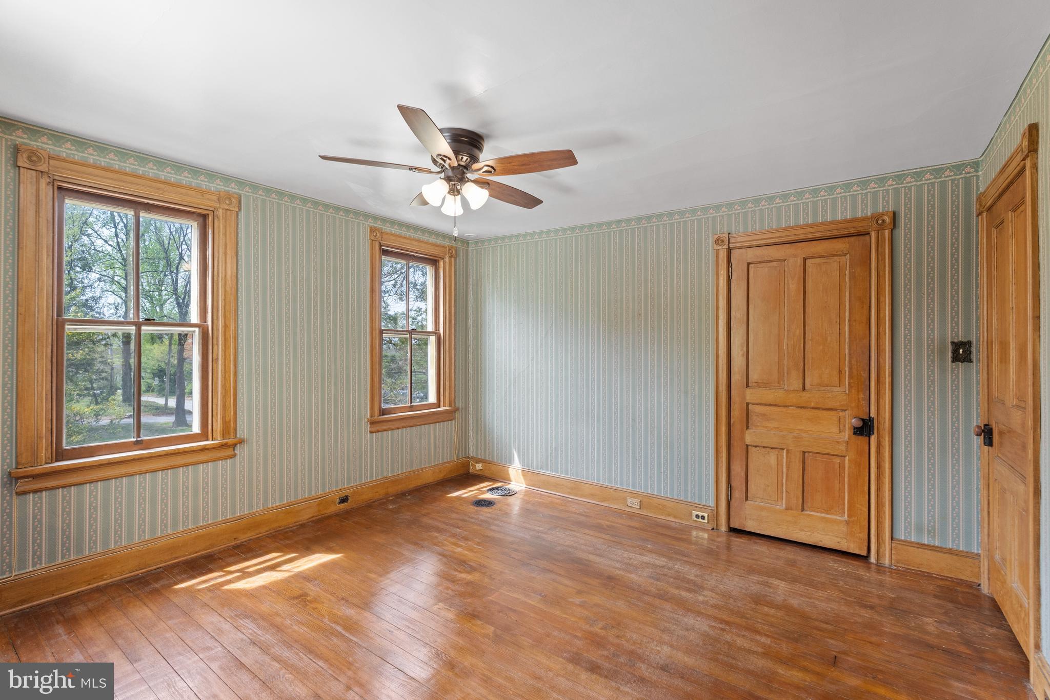 MIDDLETON PL - Residential
