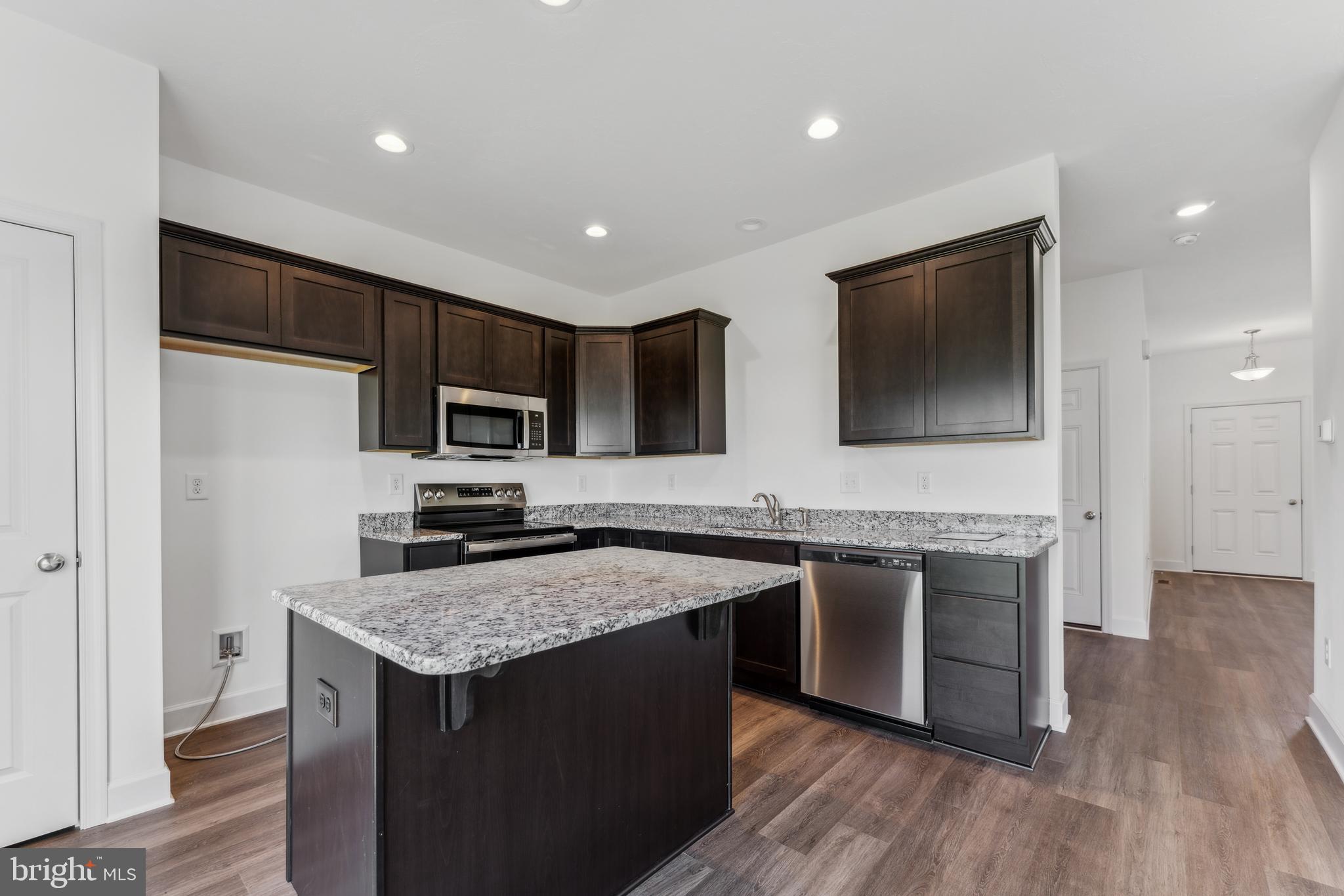 KINGS COURT AT BROWNSTONE - Residential
