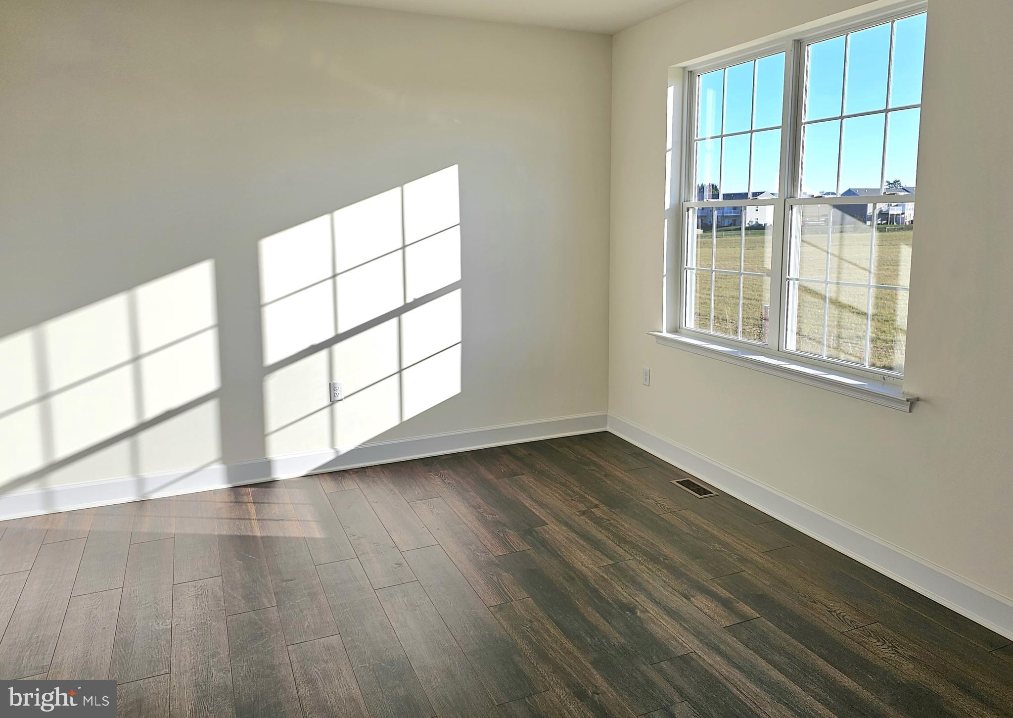 KINGS COURT AT BROWNSTONE - Residential