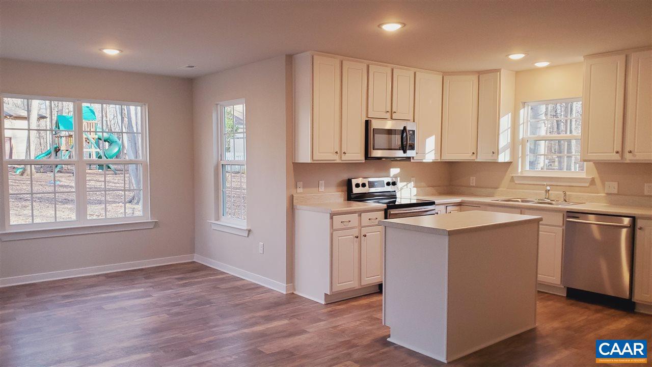 LAKE MONTICELLO - Residential