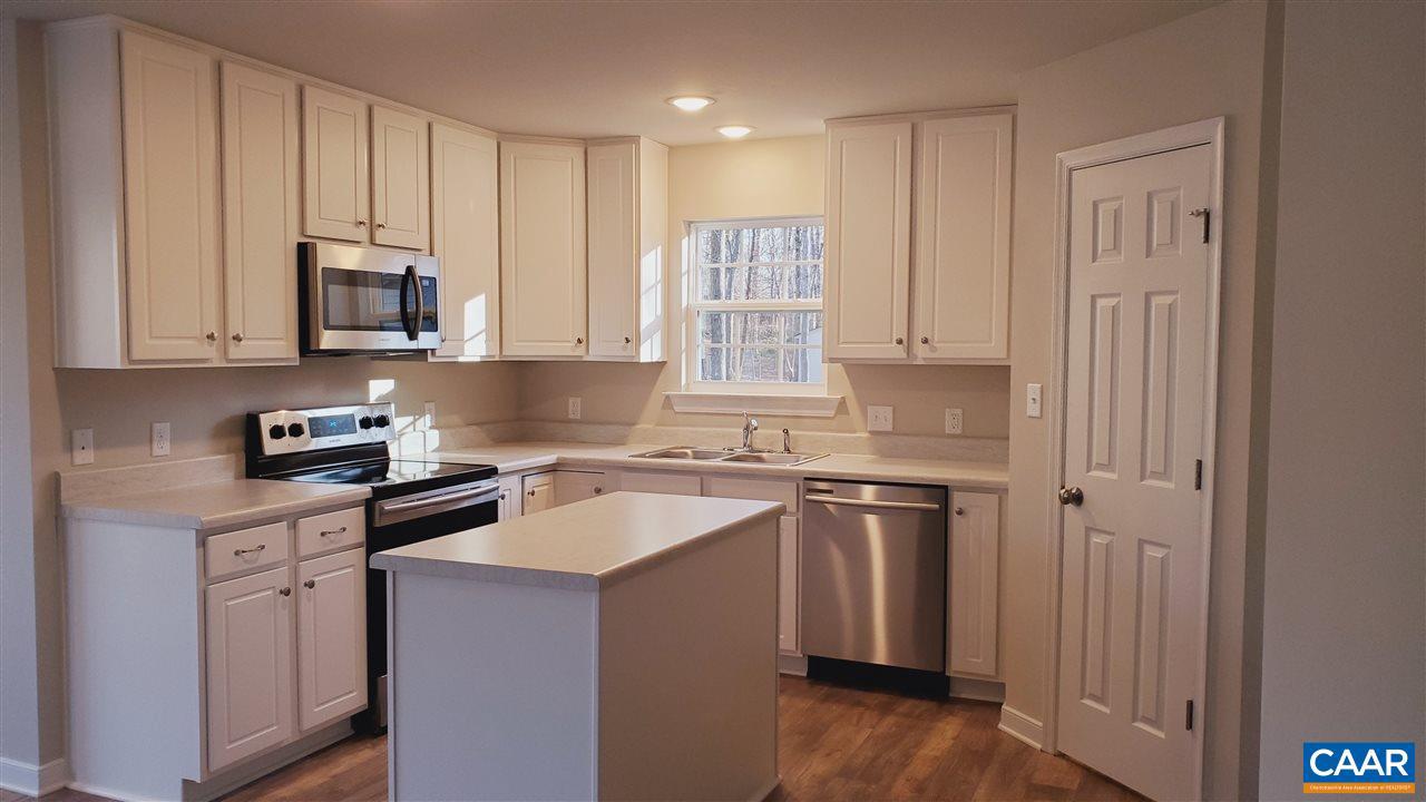 LAKE MONTICELLO - Residential