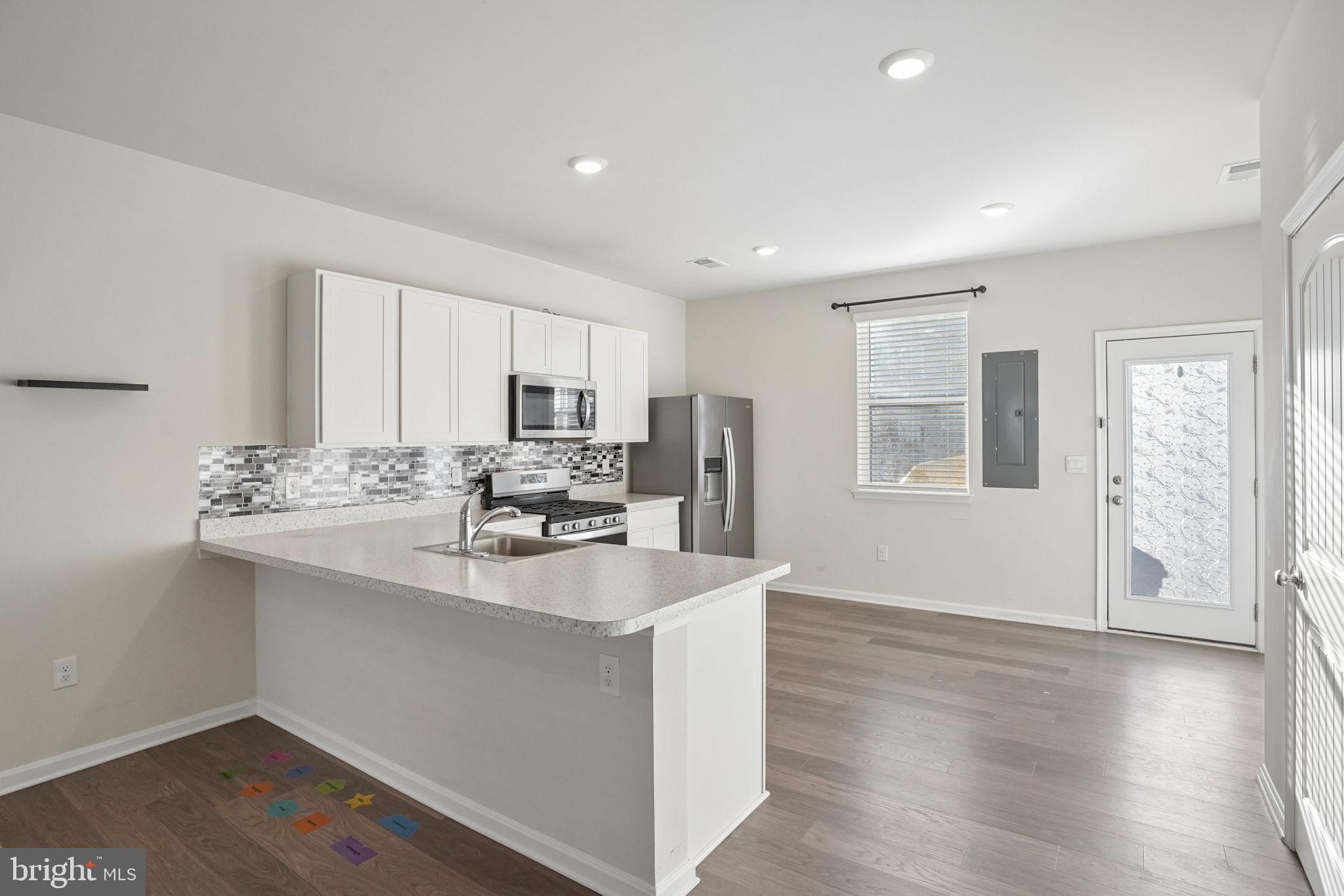 LOGANBERRY VILLAGE - Residential