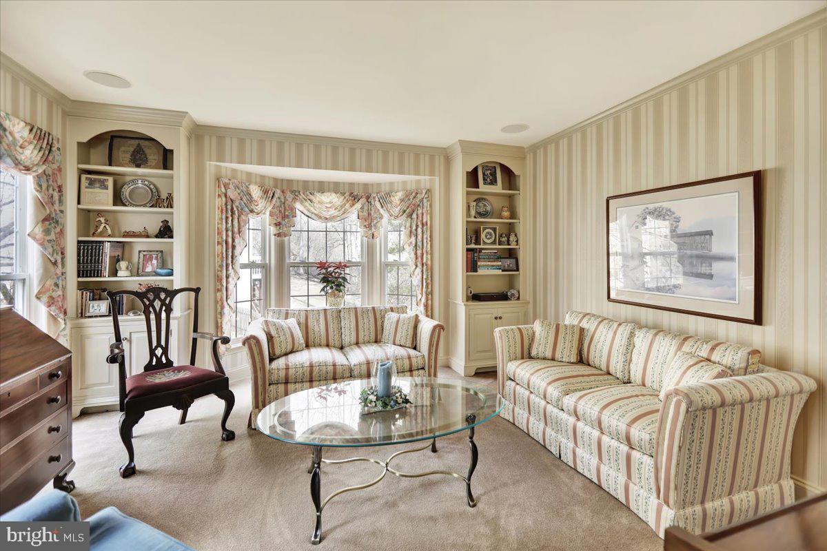 WILLIAMSBURG - Residential