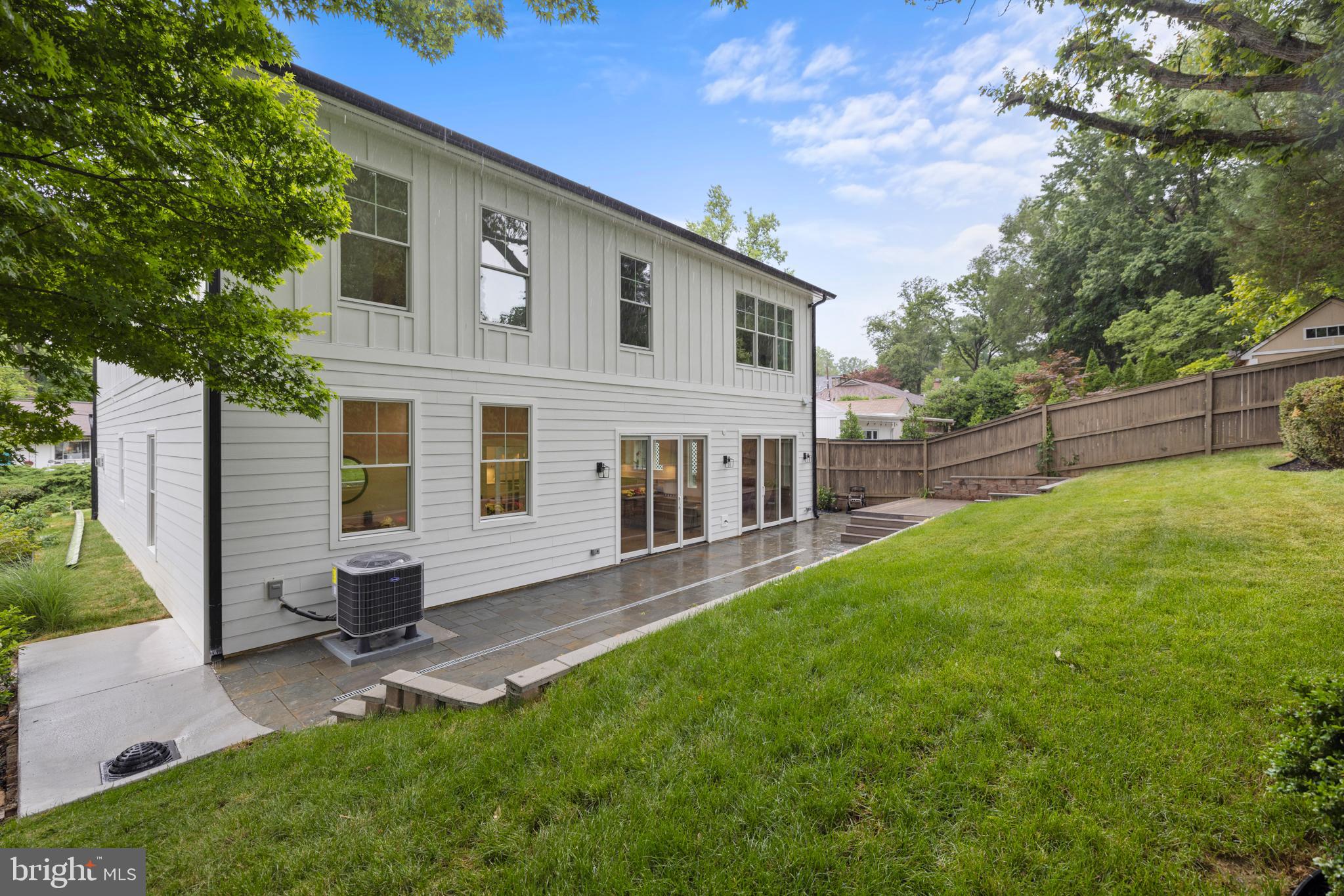 ROCK CREEK KNOLLS - Residential