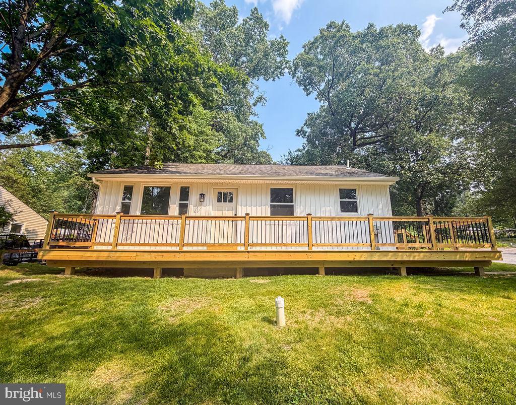 Welcome home to this absolutely adorable 4-bedroom, 2 full bath rancher in desirable Caln Township! Every inch of this home has been beautifully renovated, offering the perfect blend of modern style and everyday comfort. Simply unpack and start enjoying your new home—everything has already been done for you!
Step inside to discover a bright, open layout featuring stunning finishes throughout, including a gorgeous updated kitchen, beautifully remodeled bathrooms, fresh flooring, and stylish fixtures. The spacious floor plan provides flexibility for family living, guests, or a home office.
Outside, you'll love the nearly half-acre lot, offering plenty of room for entertaining, gardening, play, or simply relaxing. The driveway provides convenient off-street parking, and the expansive yard offers endless possibilities.
With its exceptional renovations, charming curb appeal, and move-in-ready condition, this home is a rare find in Caln Township. Don't miss your opportunity to make this beautifully updated ranch your own!