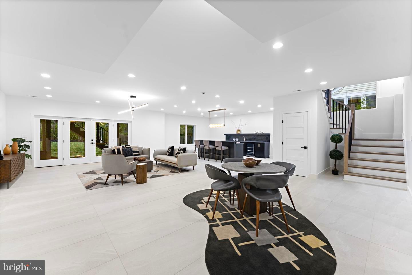 HUNTING RIDGE - Residential