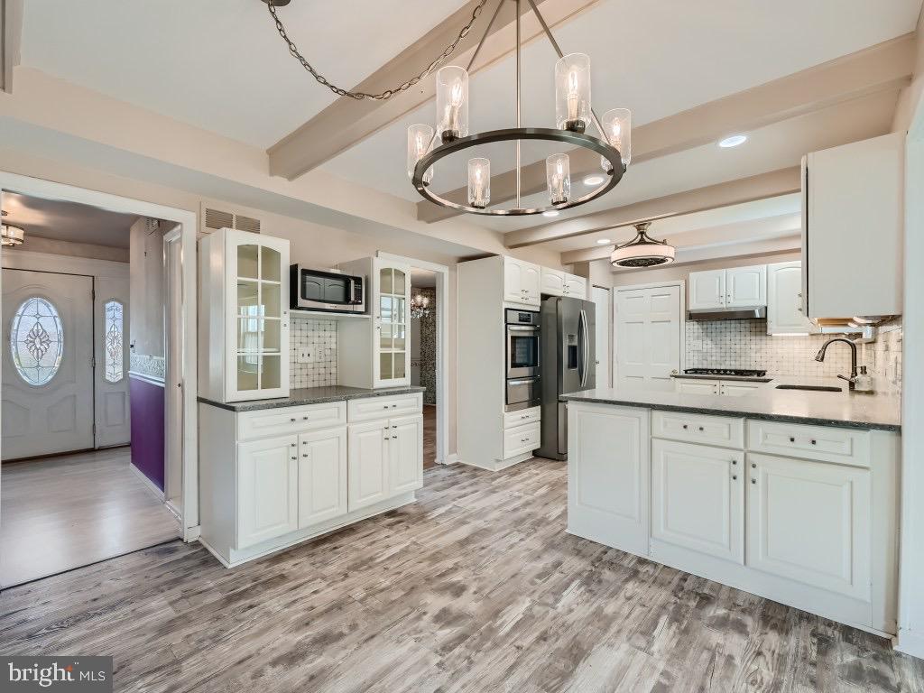 THE HIGHLANDS - Residential