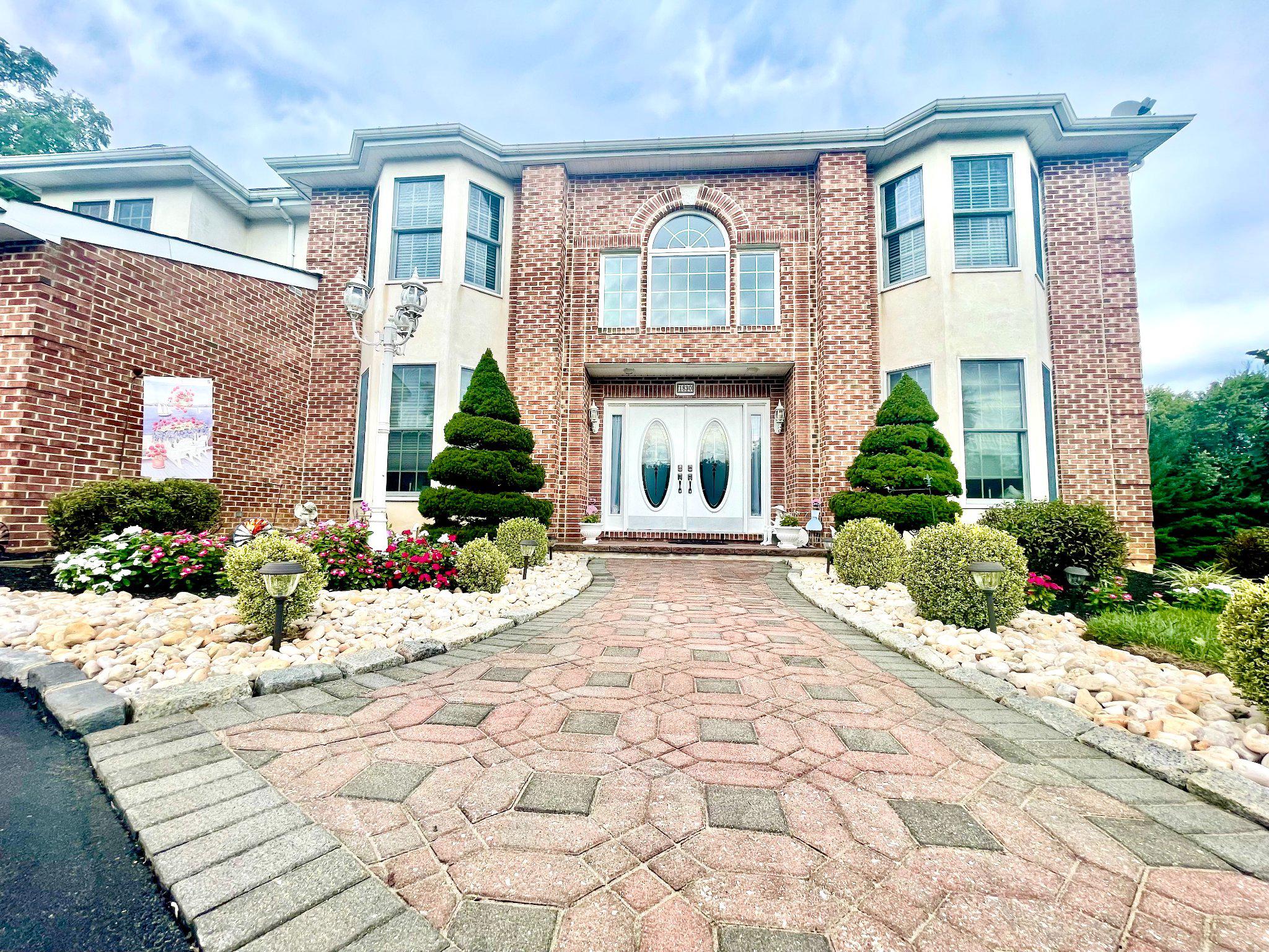 FEASTERVILLE - Residential