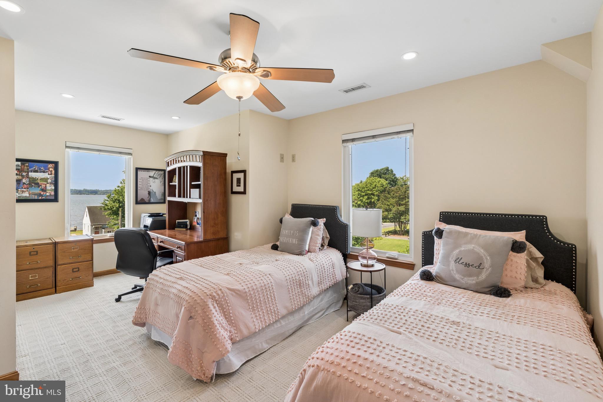 CHESAPEAKE HAVEN - Residential