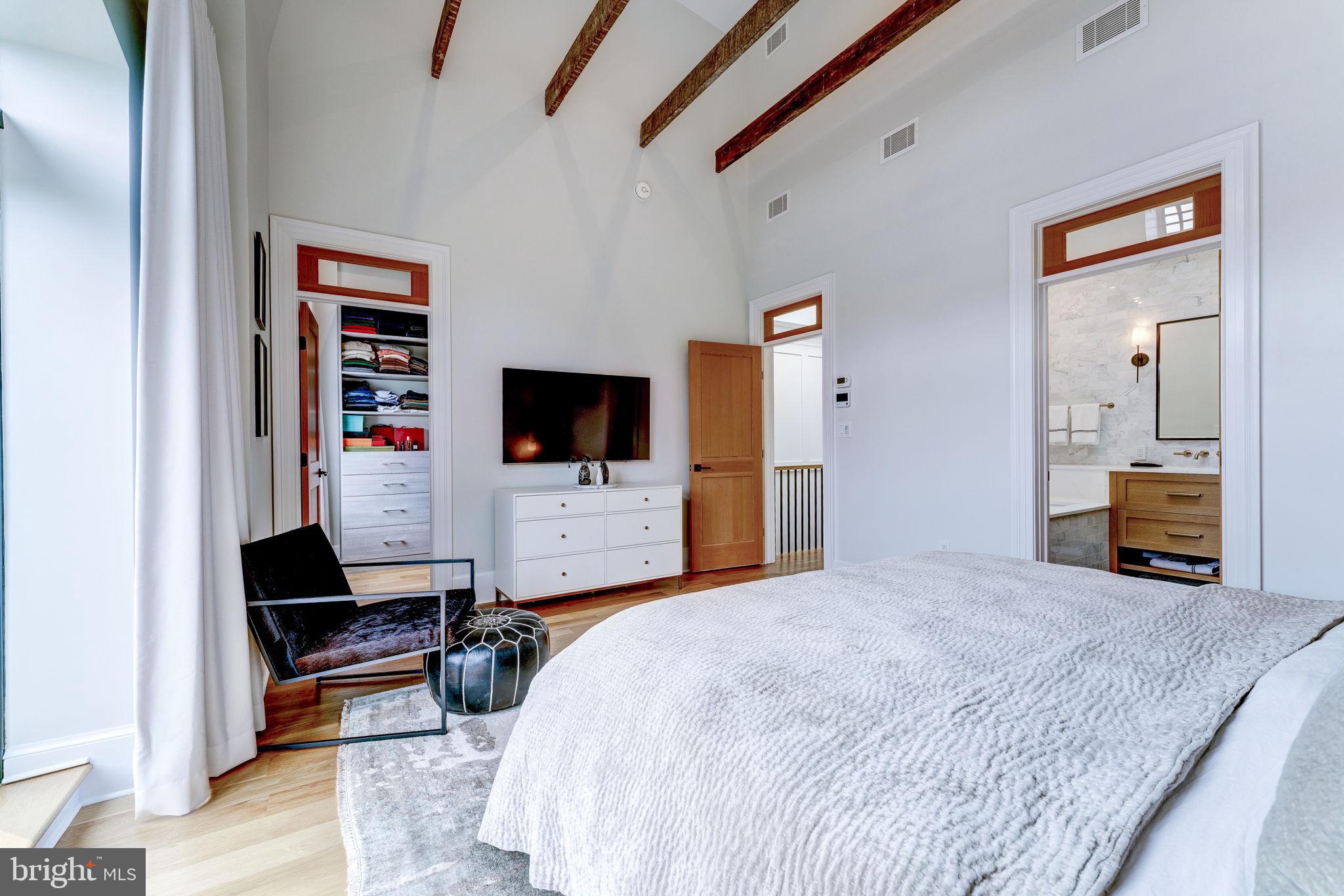 LOGAN CIRCLE - Residential